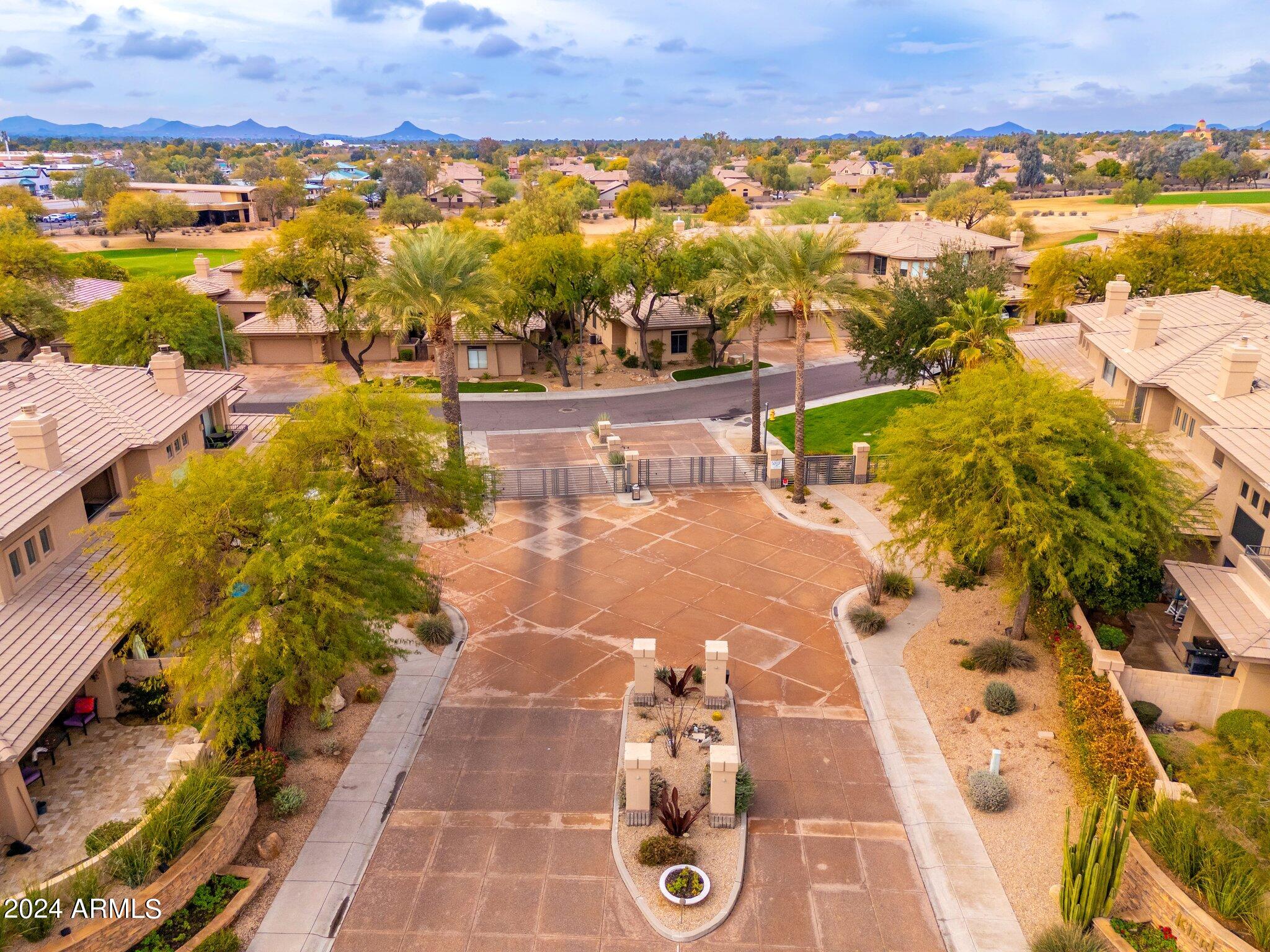 15240 N CLUBGATE Drive, 118