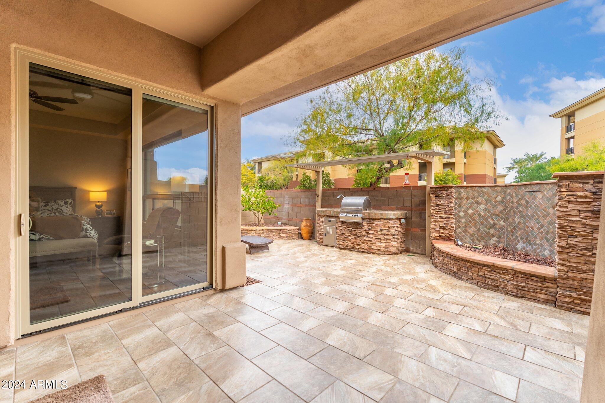 15240 N CLUBGATE Drive, 118