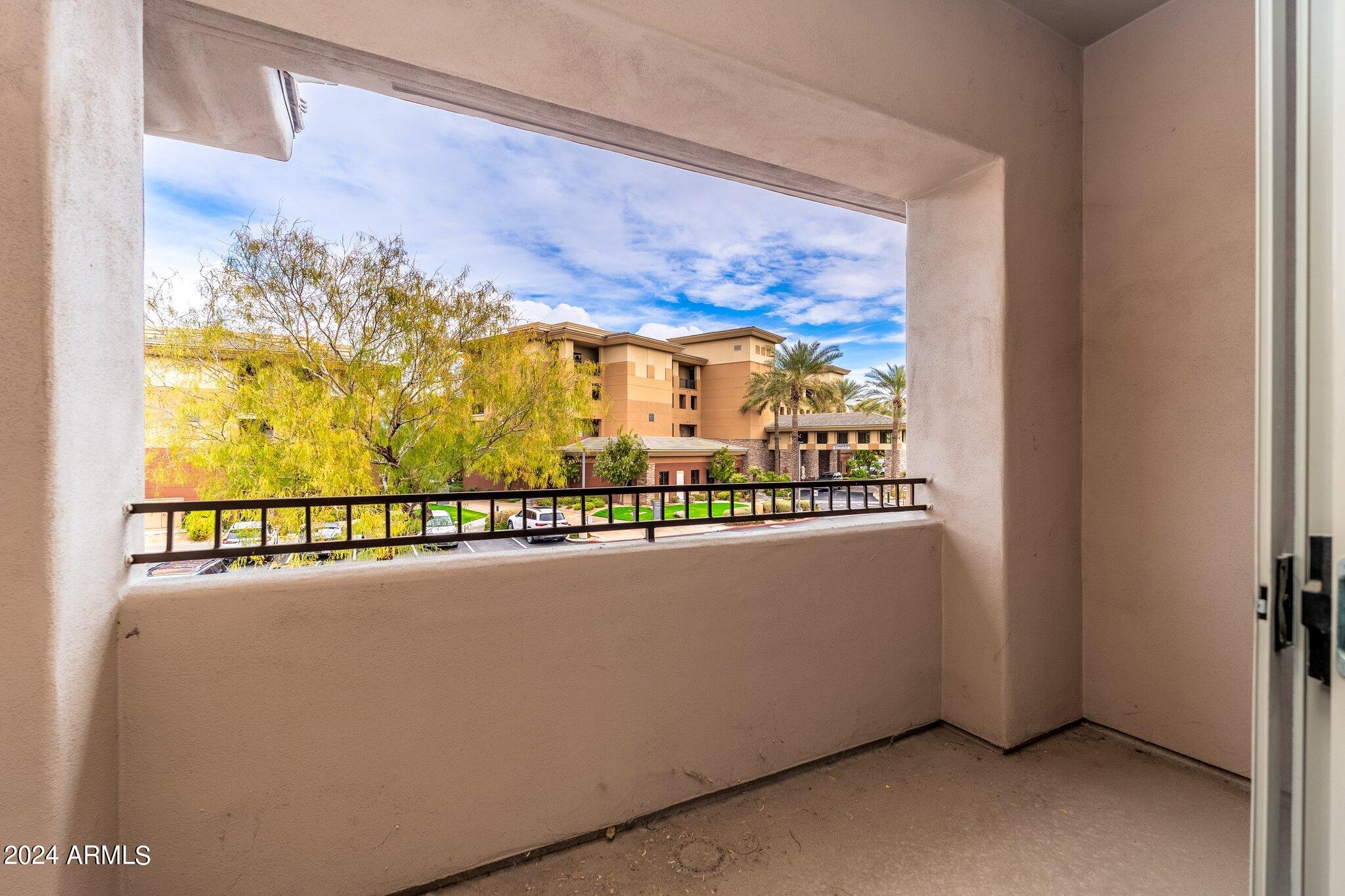 15240 N CLUBGATE Drive, 118