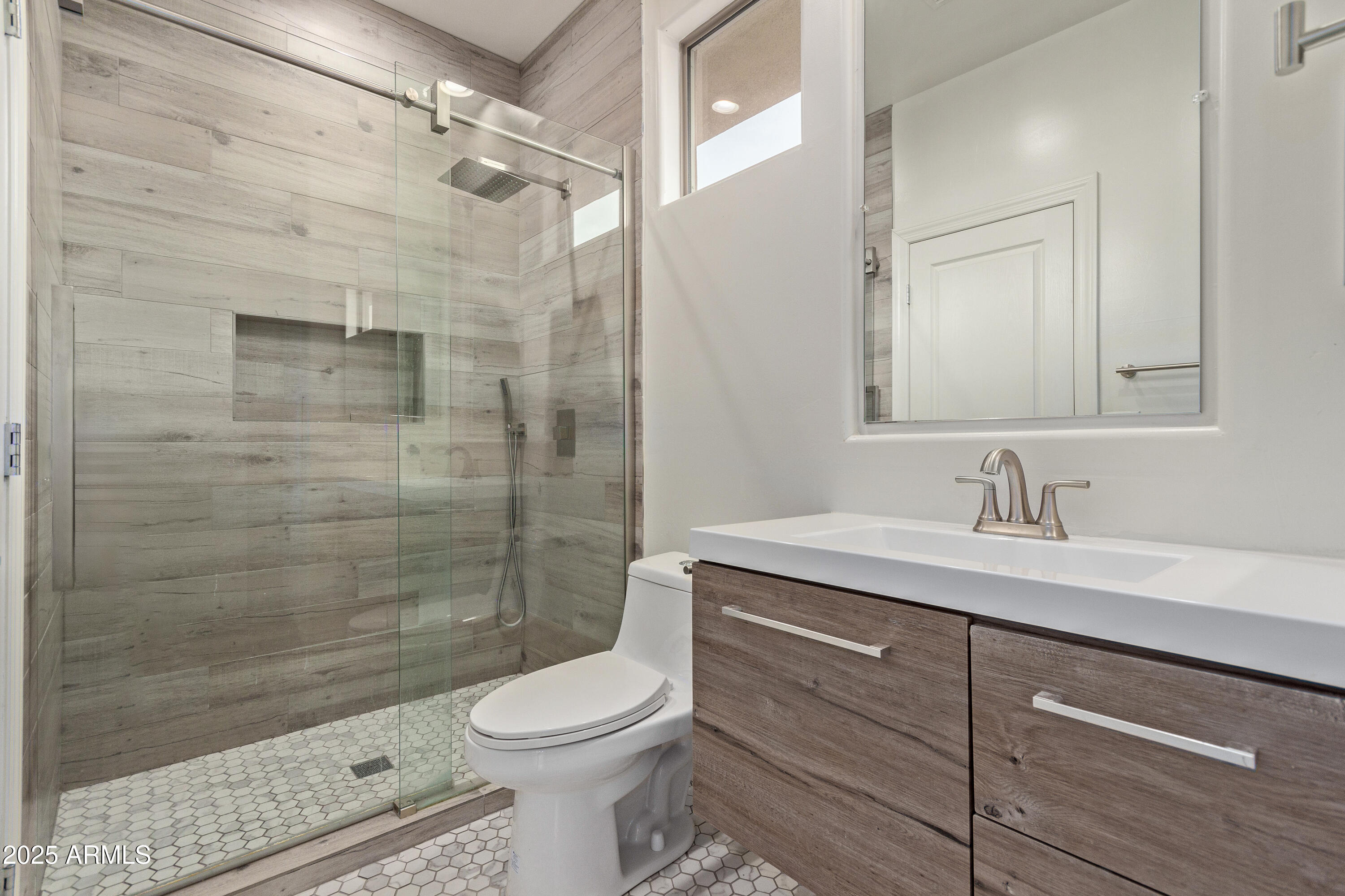 14450 N THOMPSON PEAK Parkway, 216