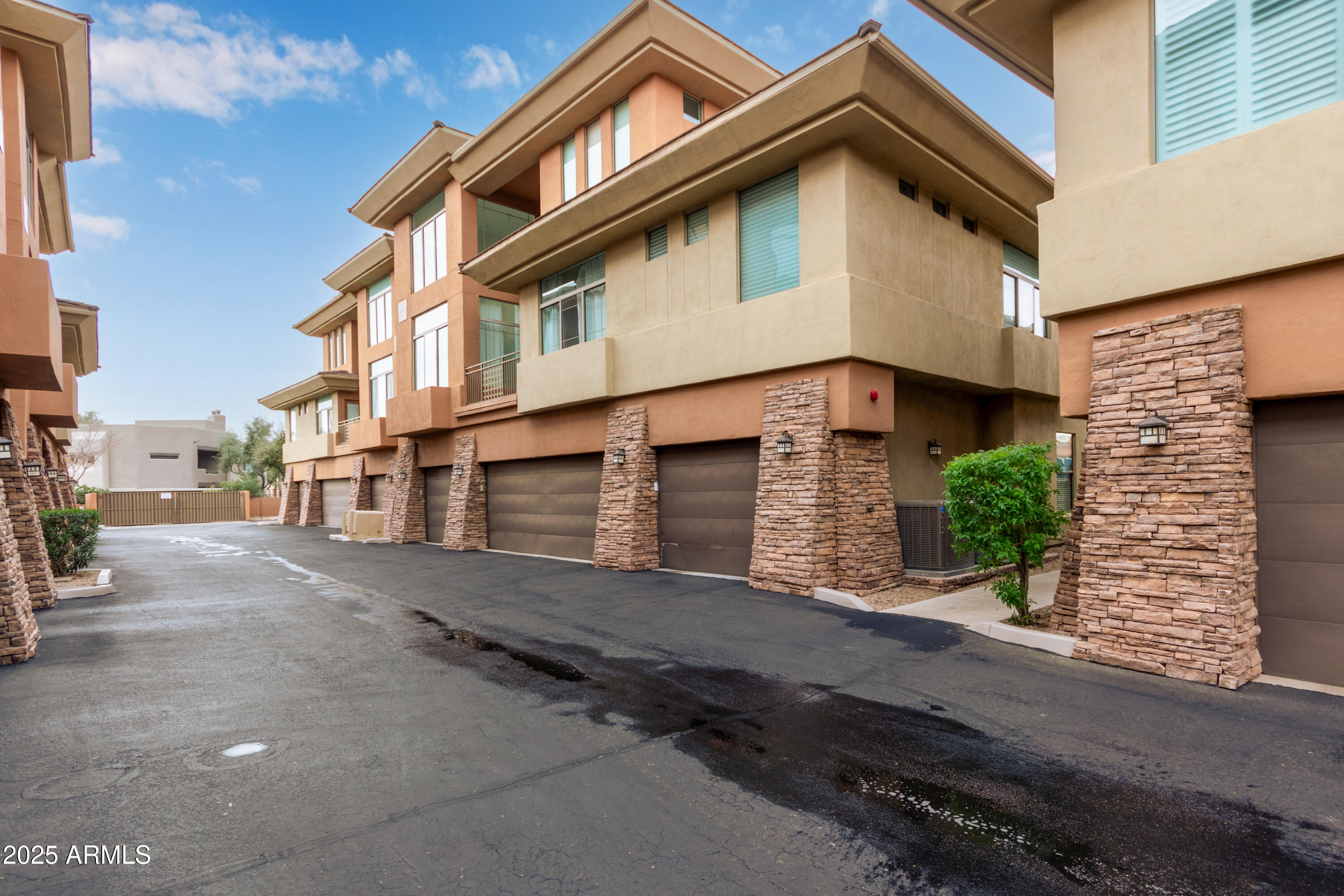 14450 N THOMPSON PEAK Parkway, 216