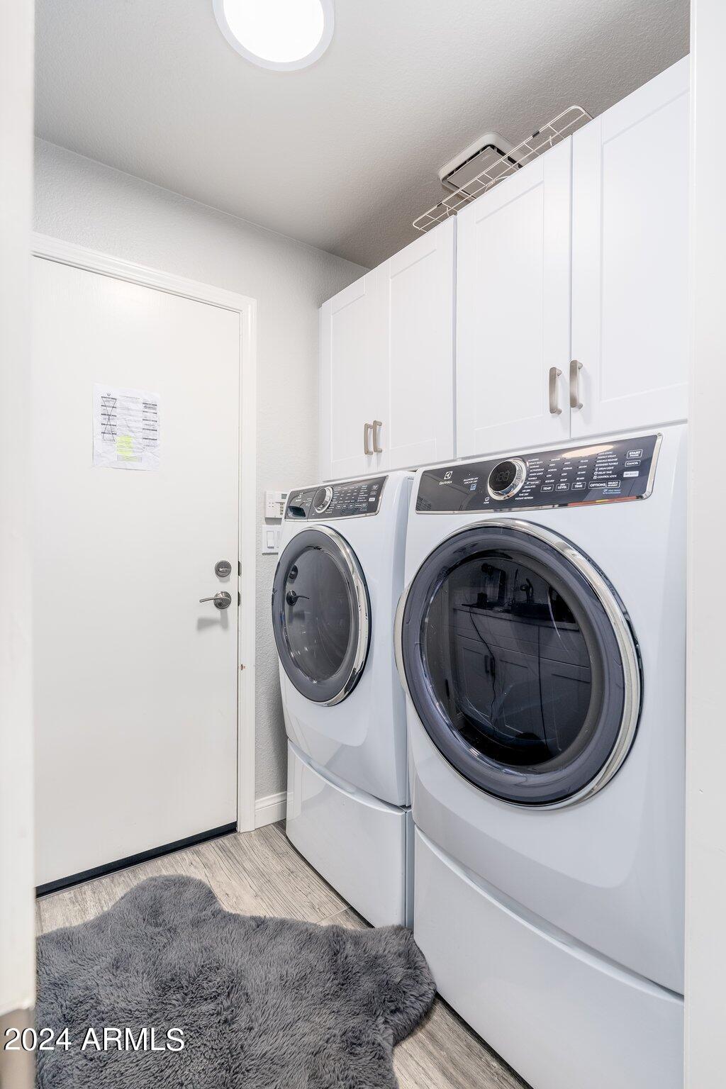 9497 E CORRINE Drive