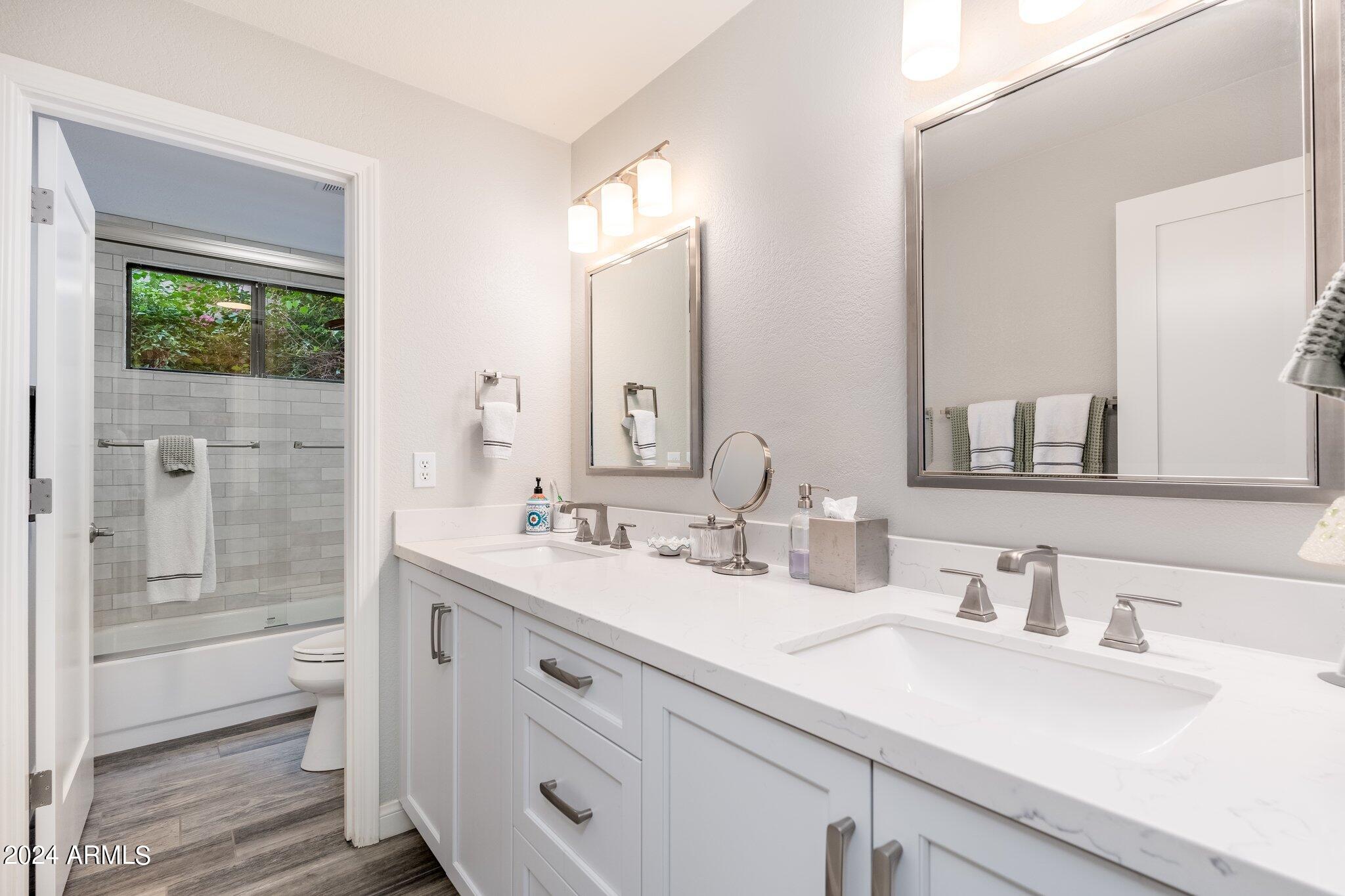 9497 E CORRINE Drive