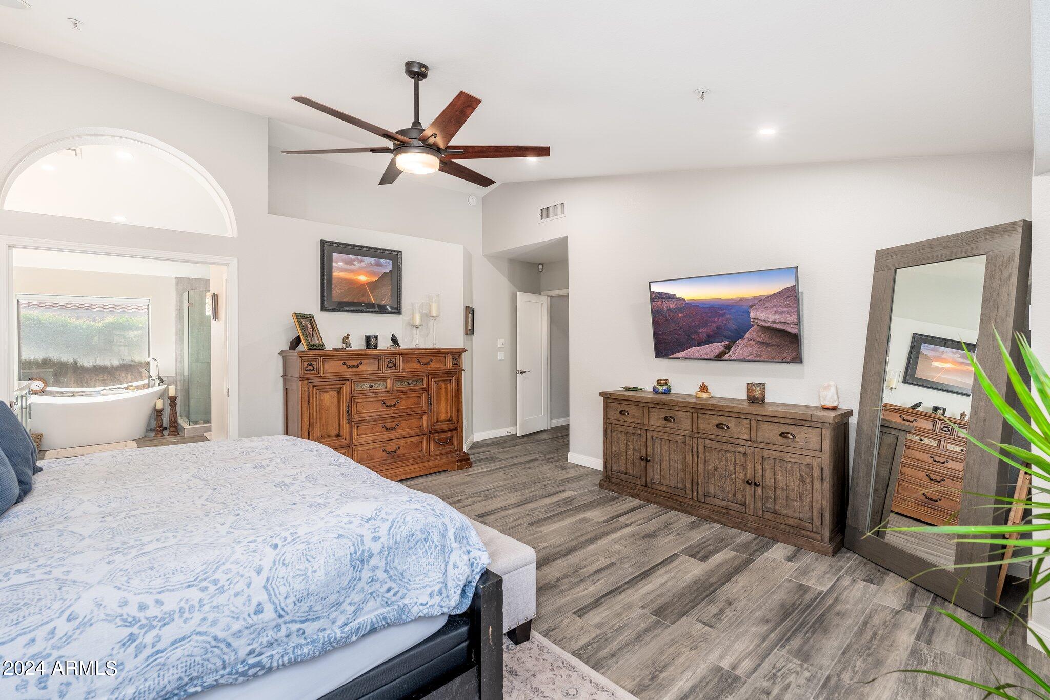 9497 E CORRINE Drive