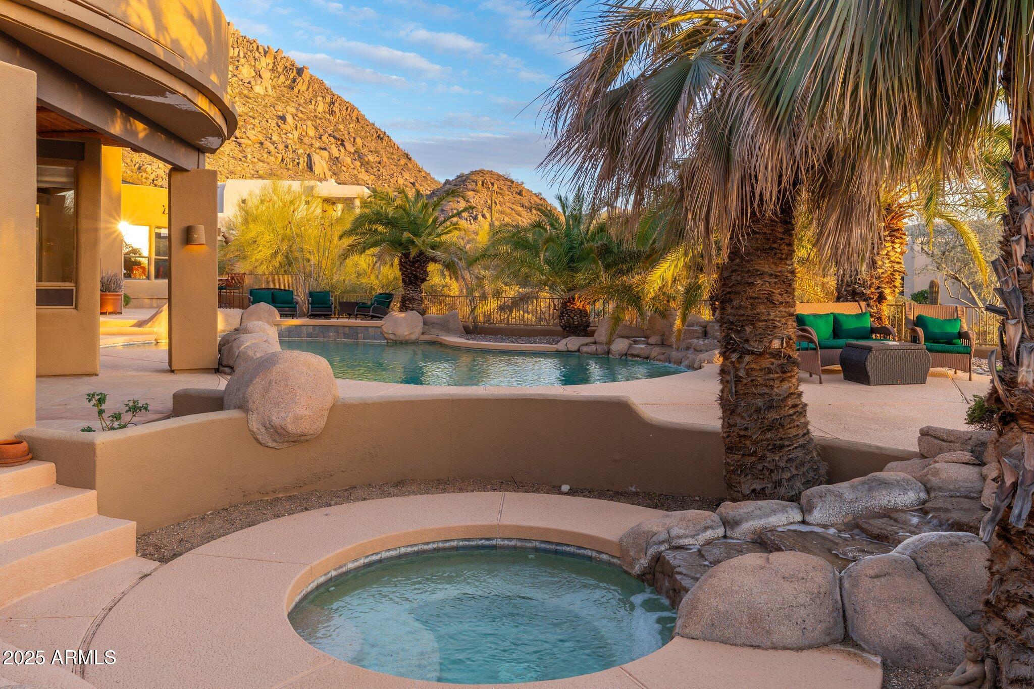 10707 E COTTONTAIL Lane