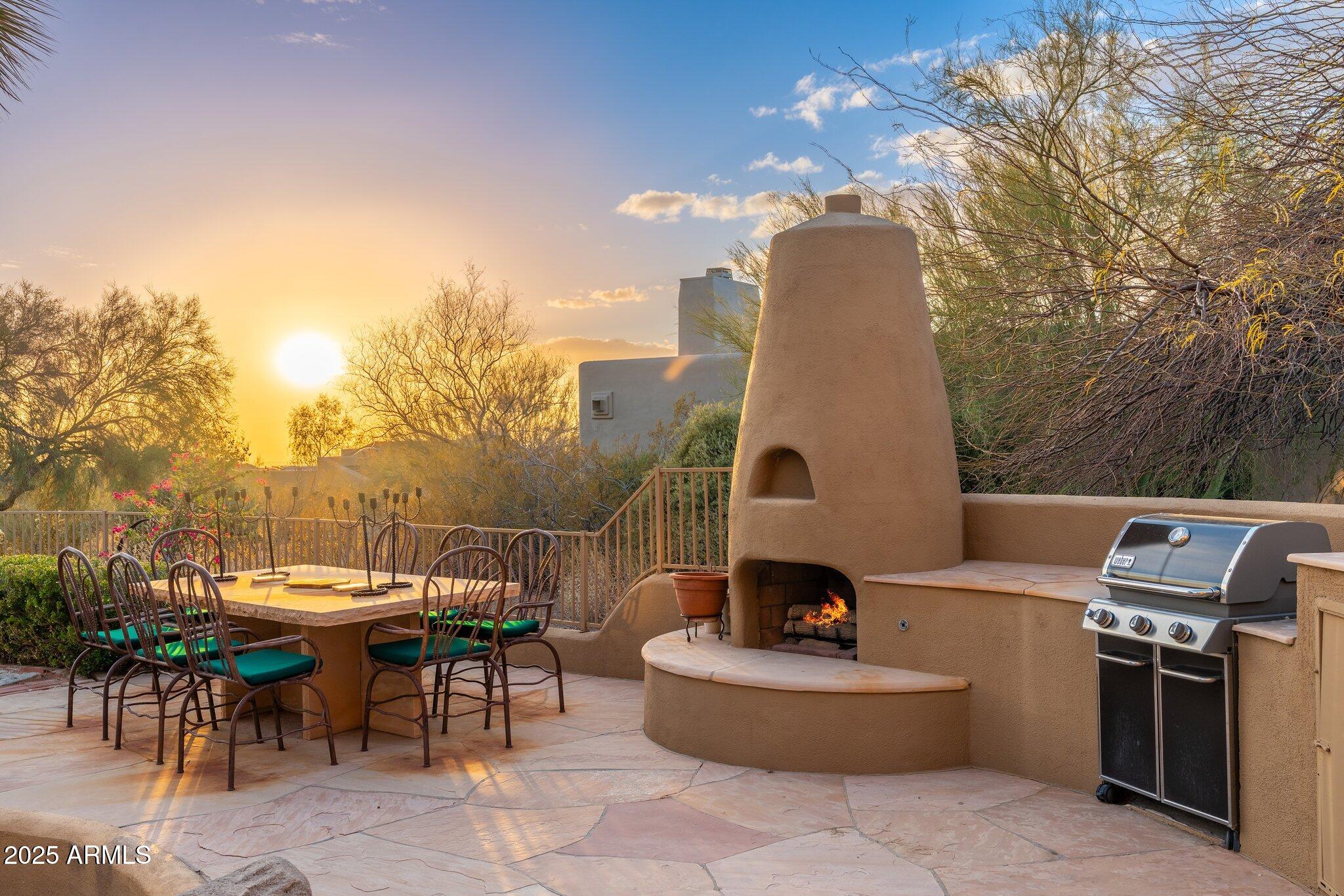 10707 E COTTONTAIL Lane