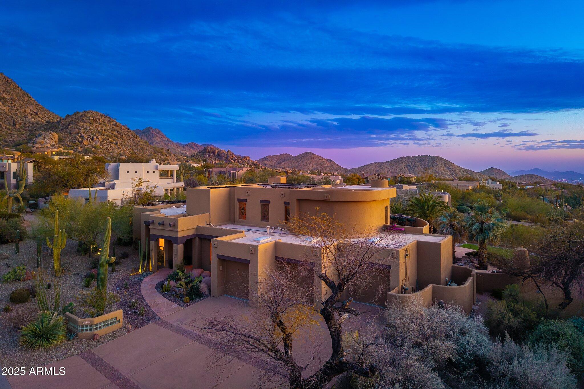 10707 E COTTONTAIL Lane