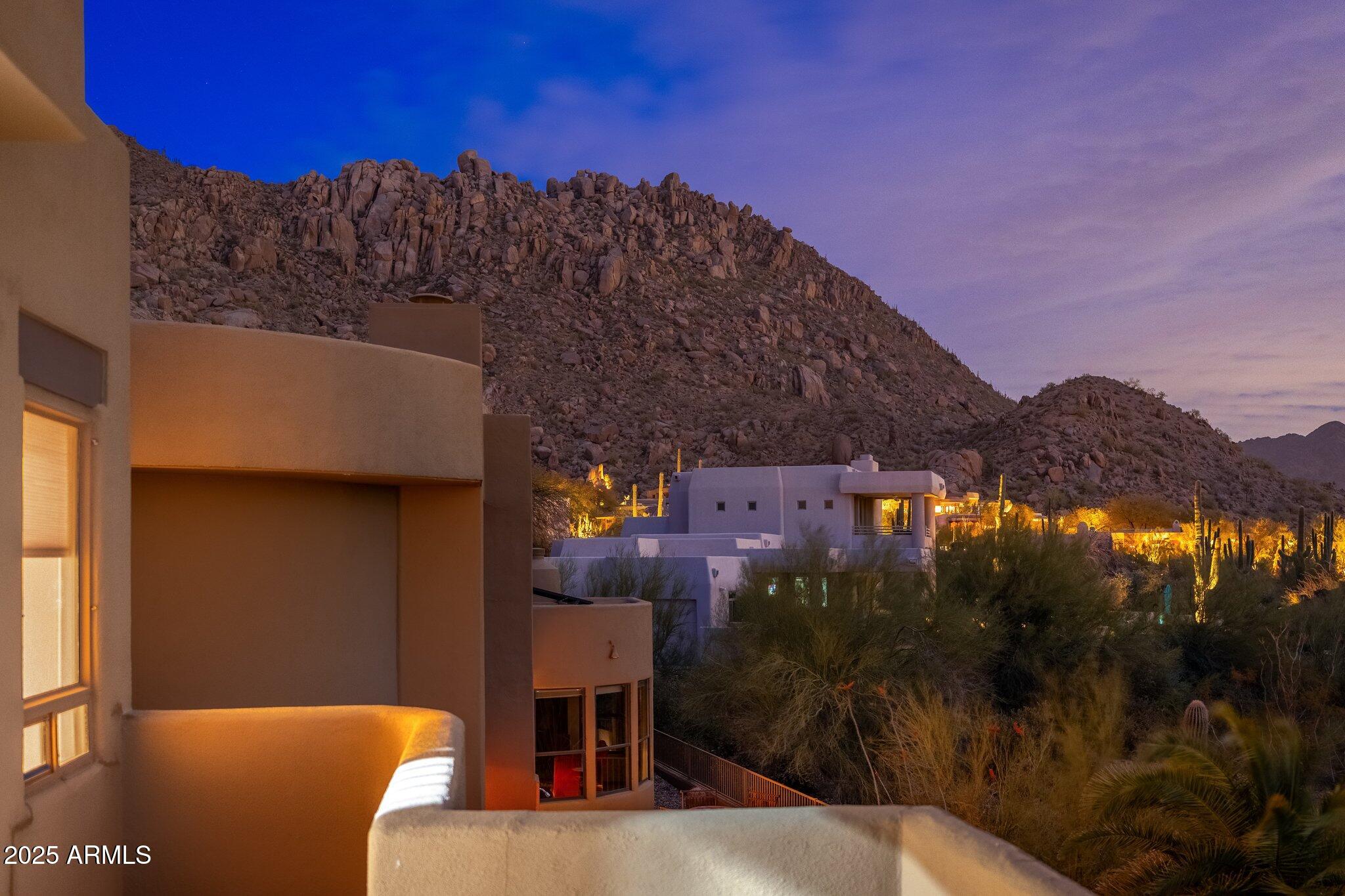 10707 E COTTONTAIL Lane