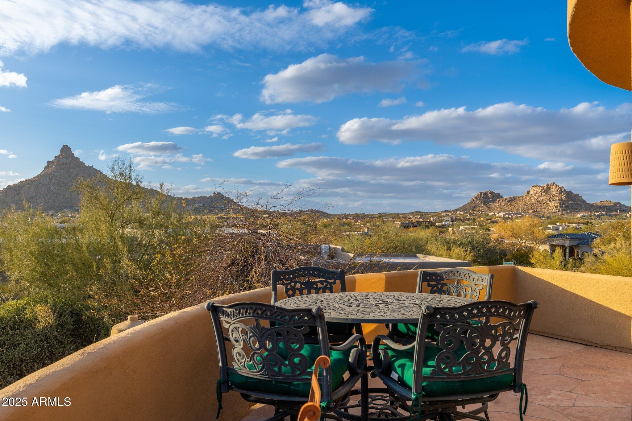 10707 E COTTONTAIL Lane