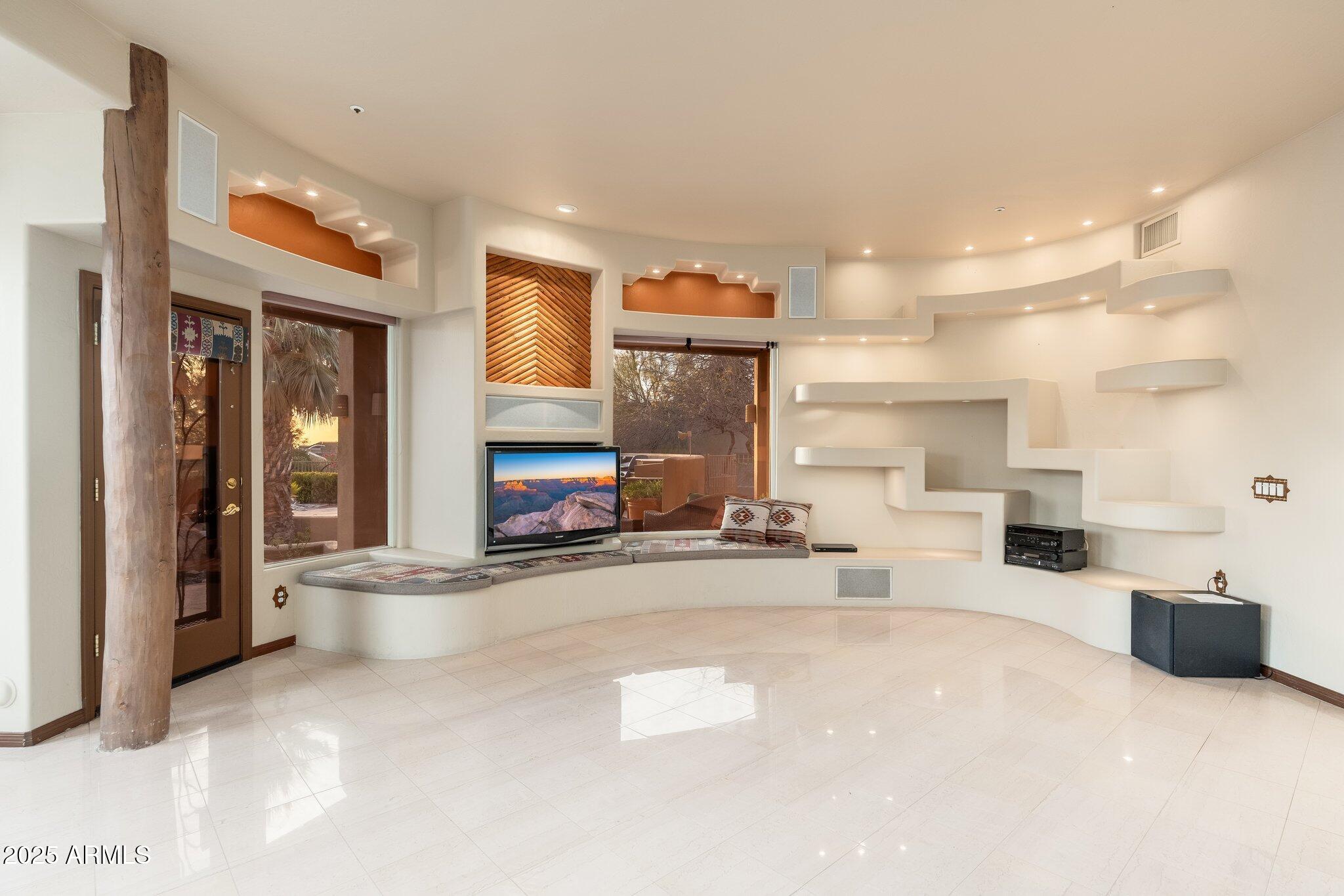 10707 E COTTONTAIL Lane