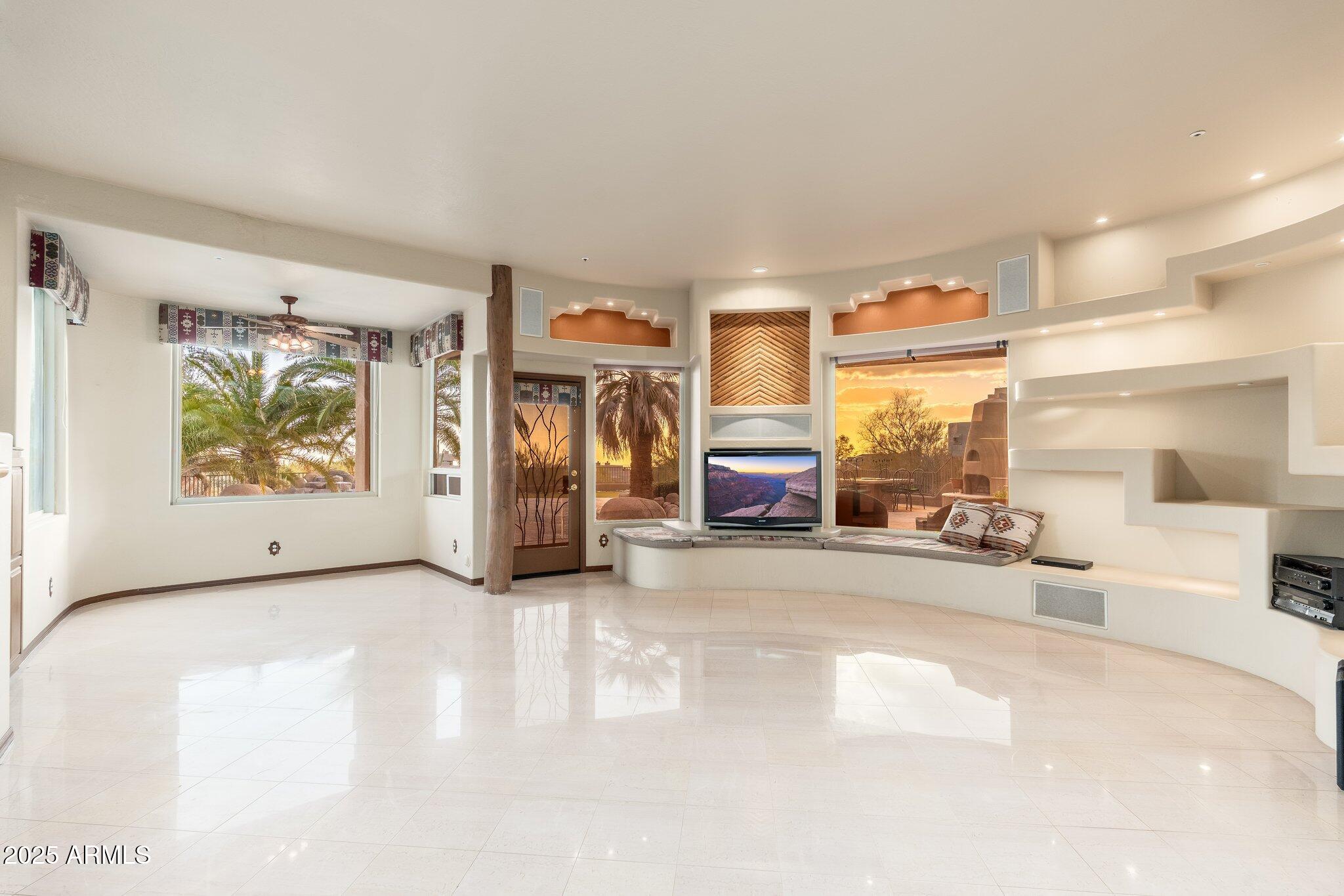 10707 E COTTONTAIL Lane