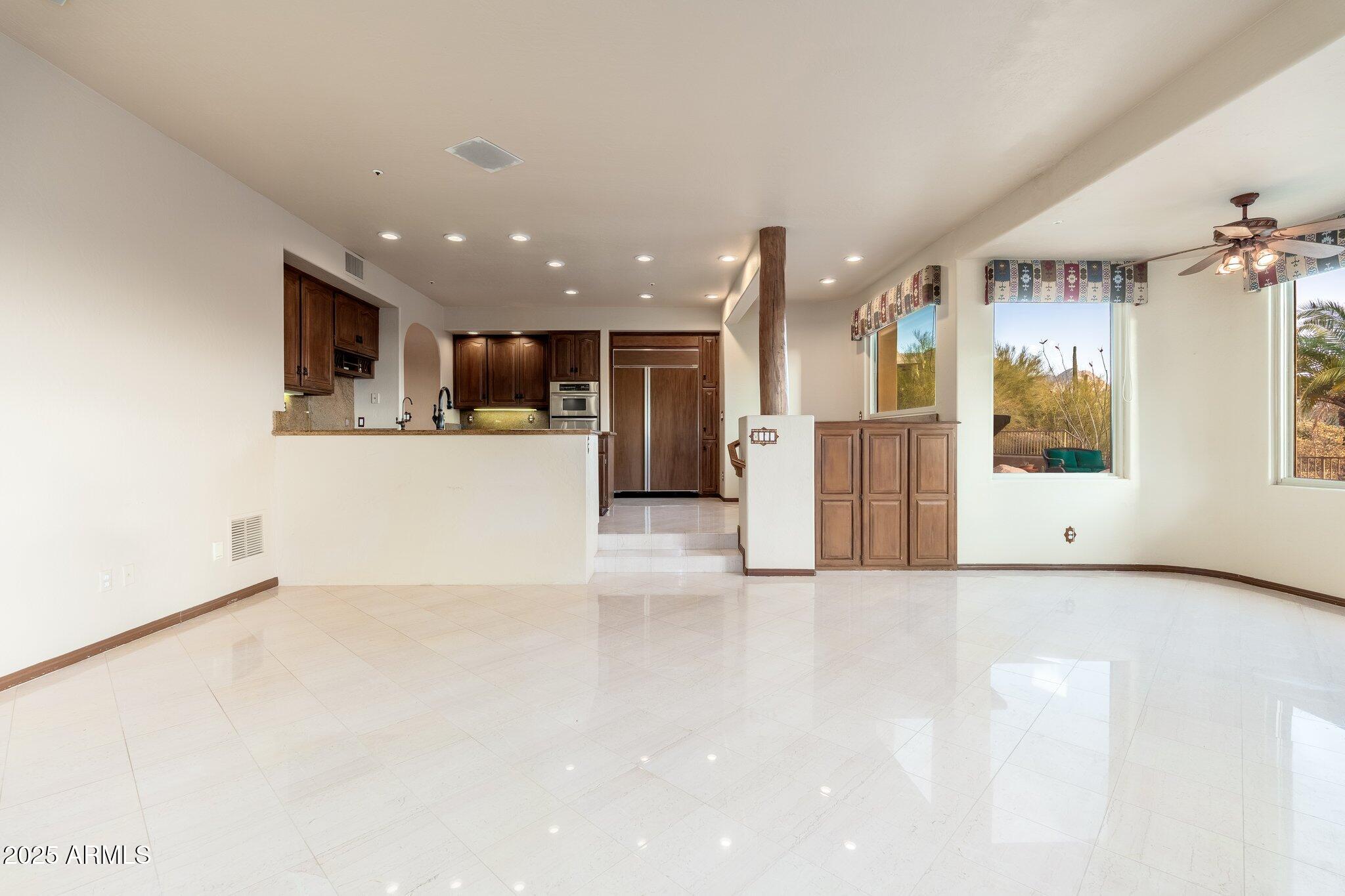 10707 E COTTONTAIL Lane