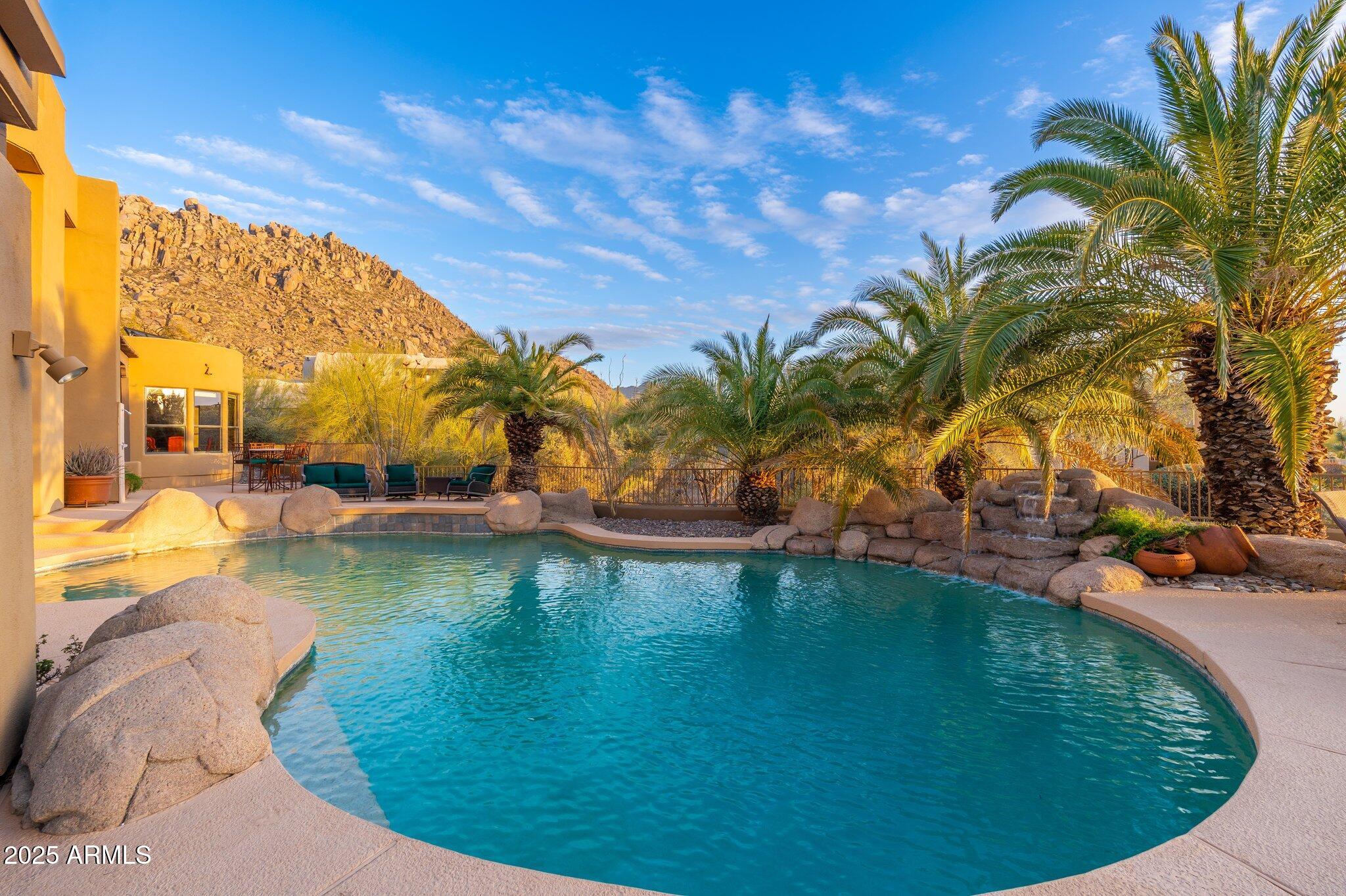 10707 E COTTONTAIL Lane