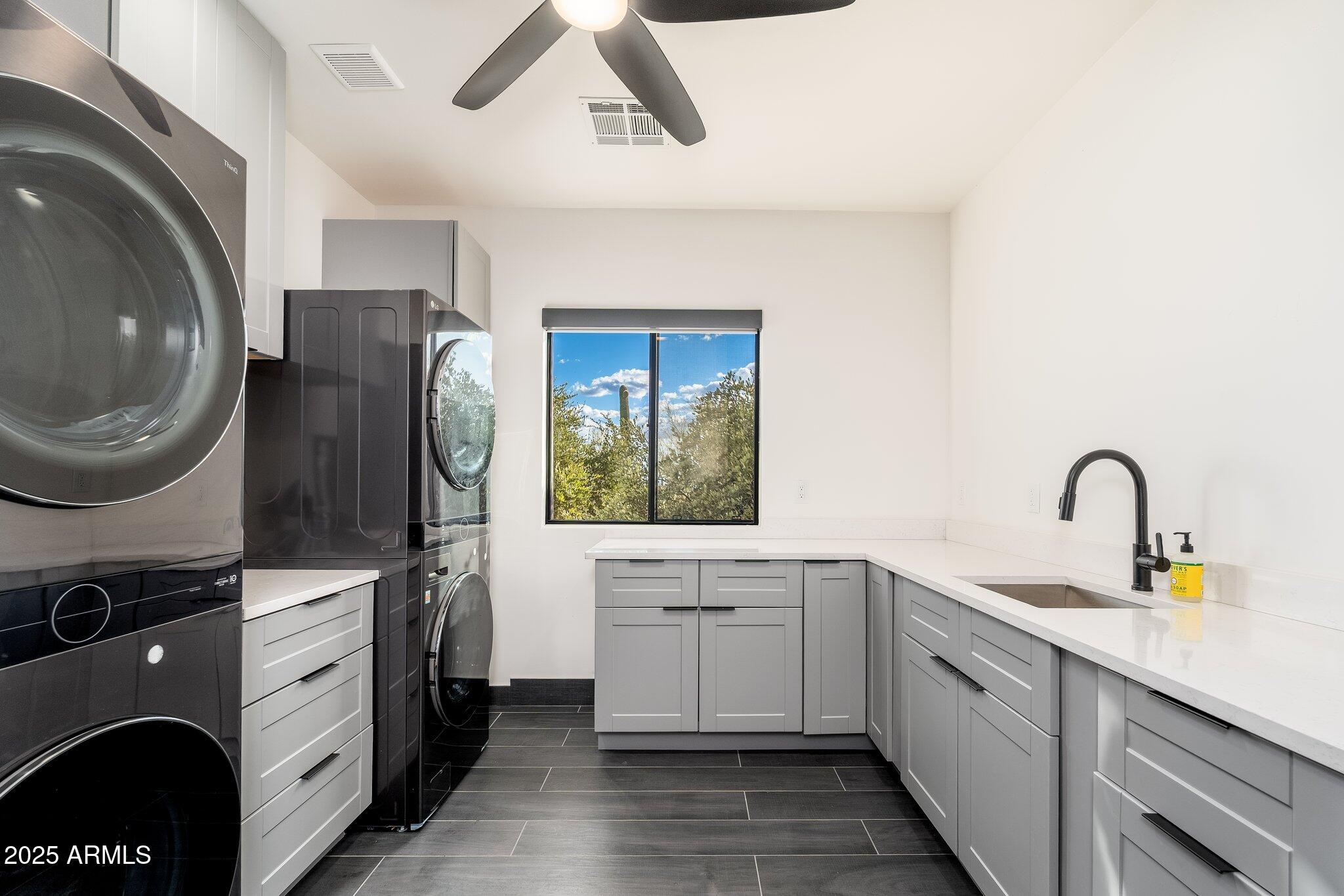 9525 E BUCKSKIN Trail