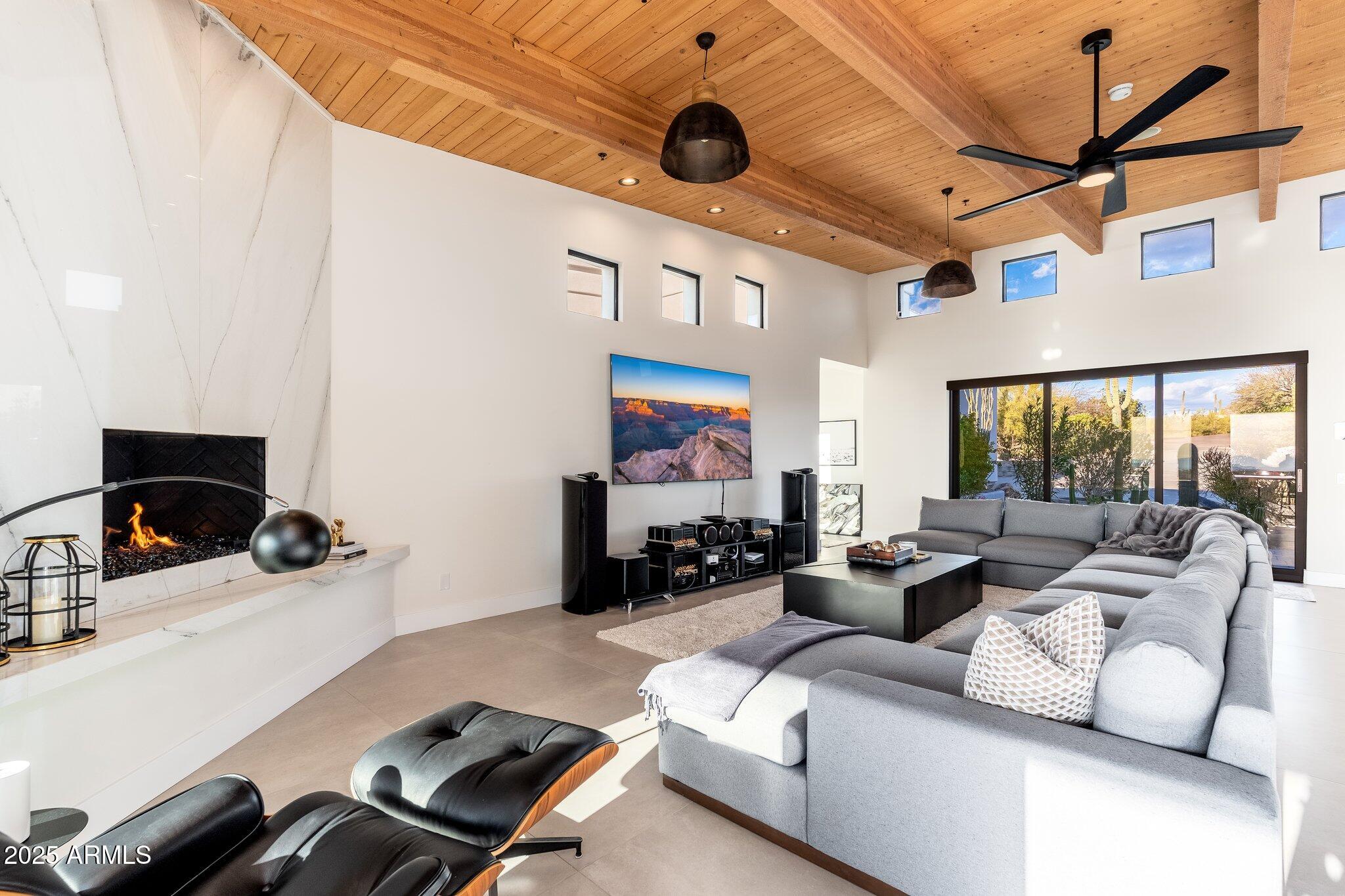 9525 E BUCKSKIN Trail