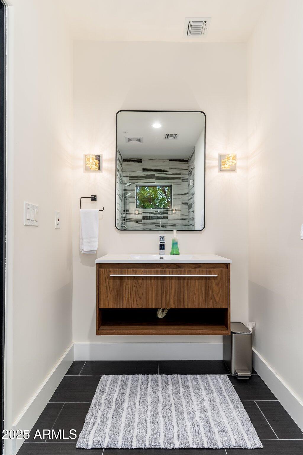 9525 E BUCKSKIN Trail