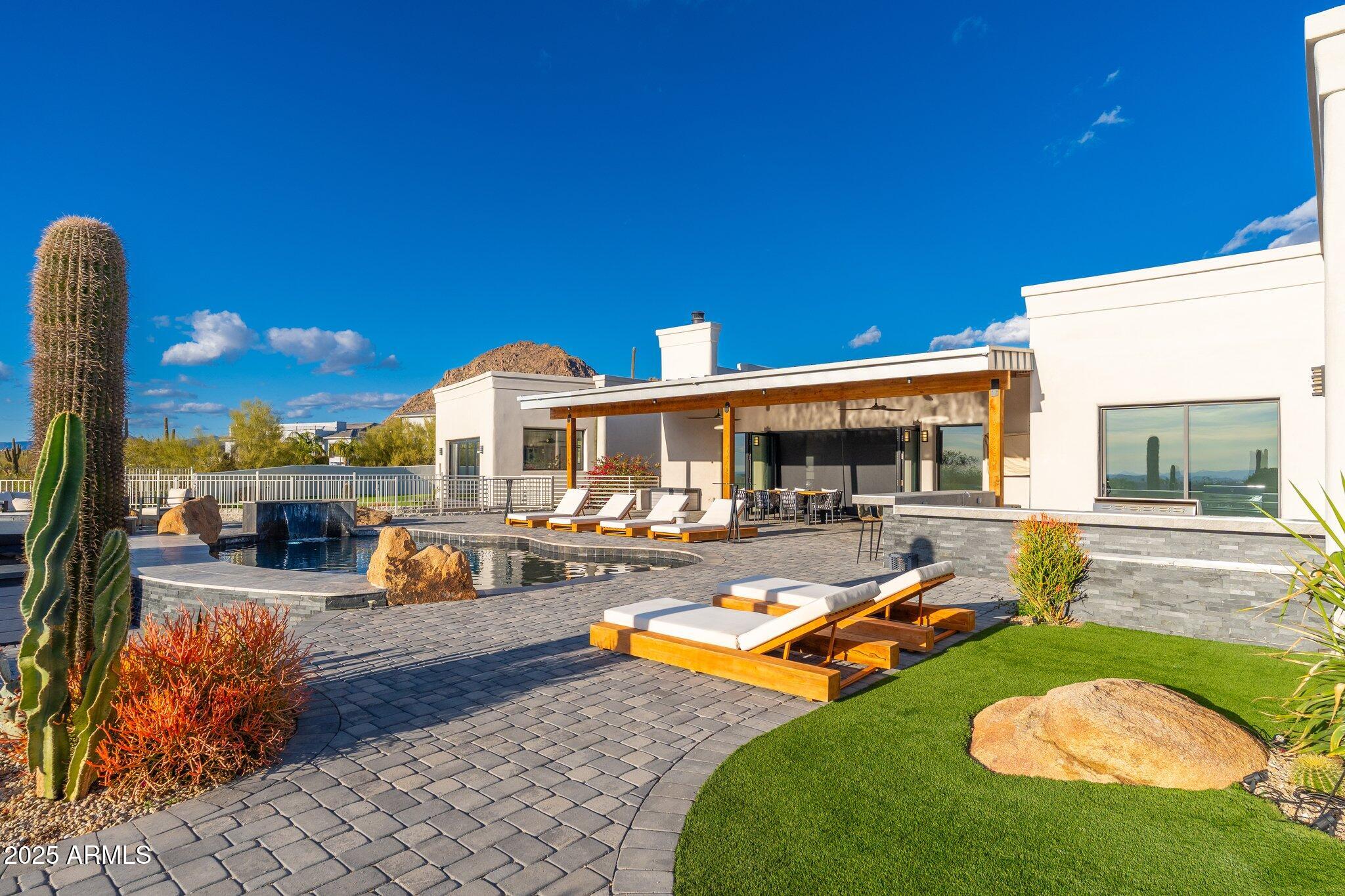 9525 E BUCKSKIN Trail