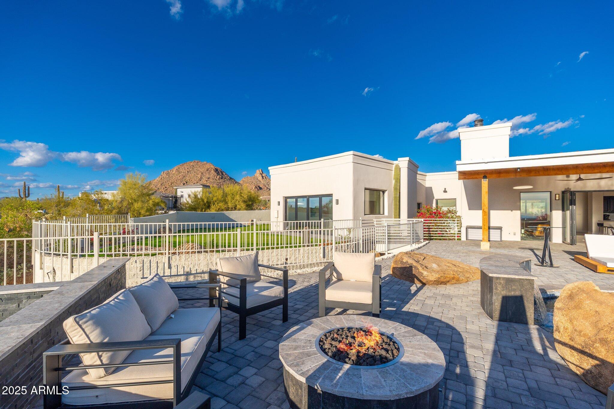 9525 E BUCKSKIN Trail