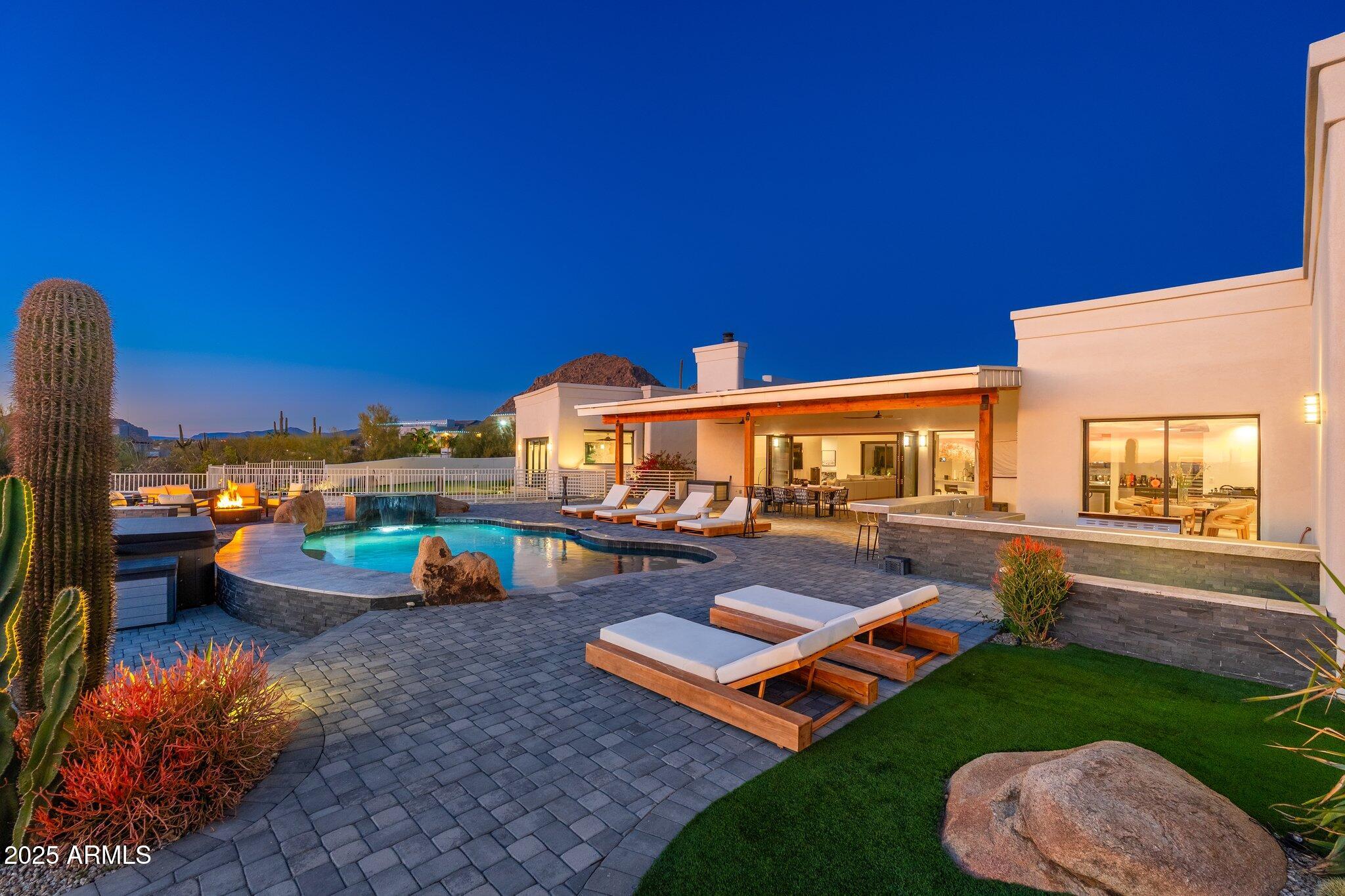 9525 E BUCKSKIN Trail