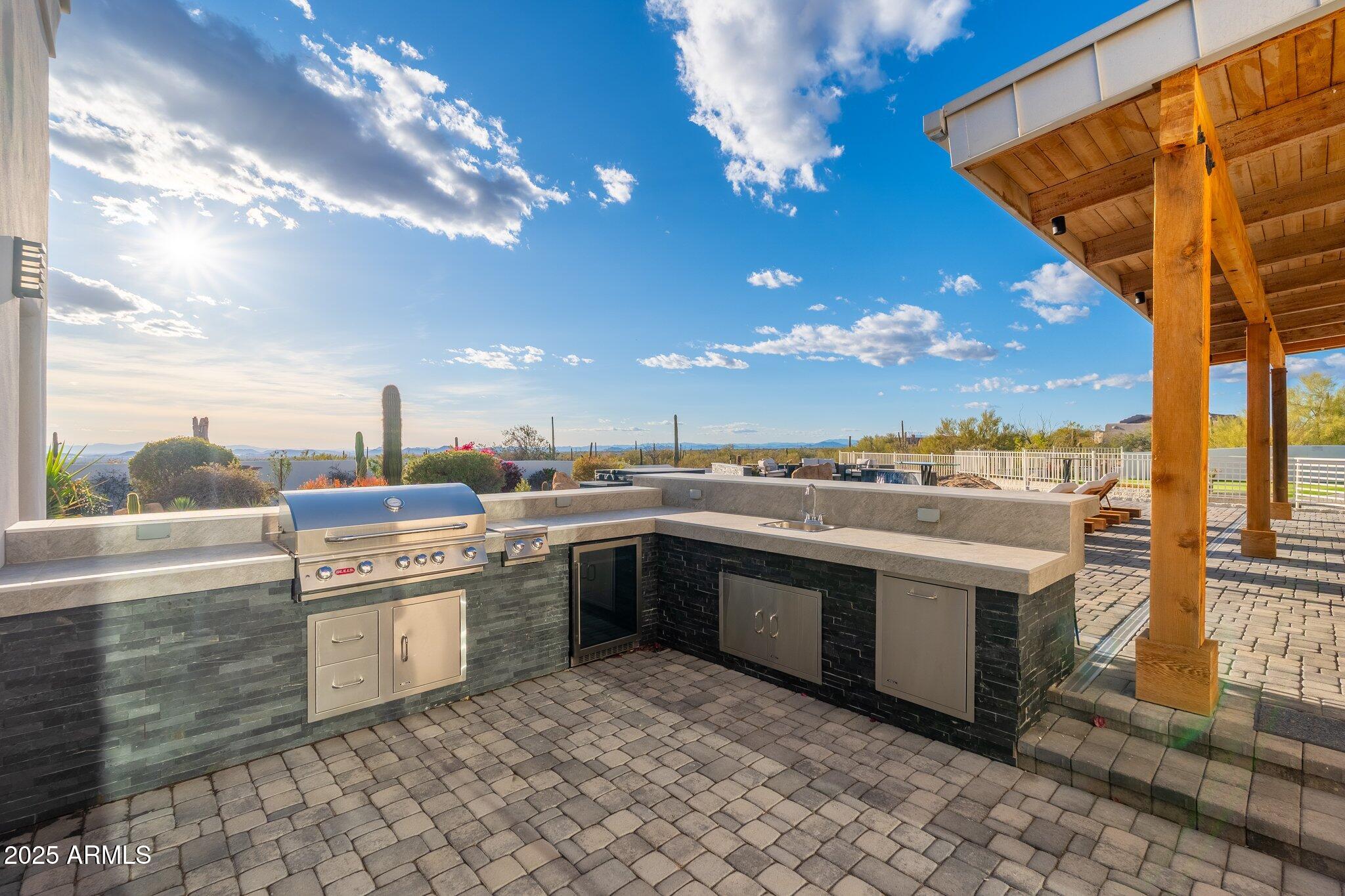 9525 E BUCKSKIN Trail