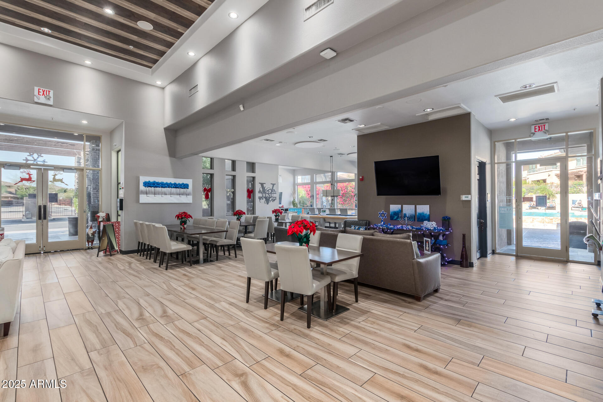 19777 N 76TH Street, 2244