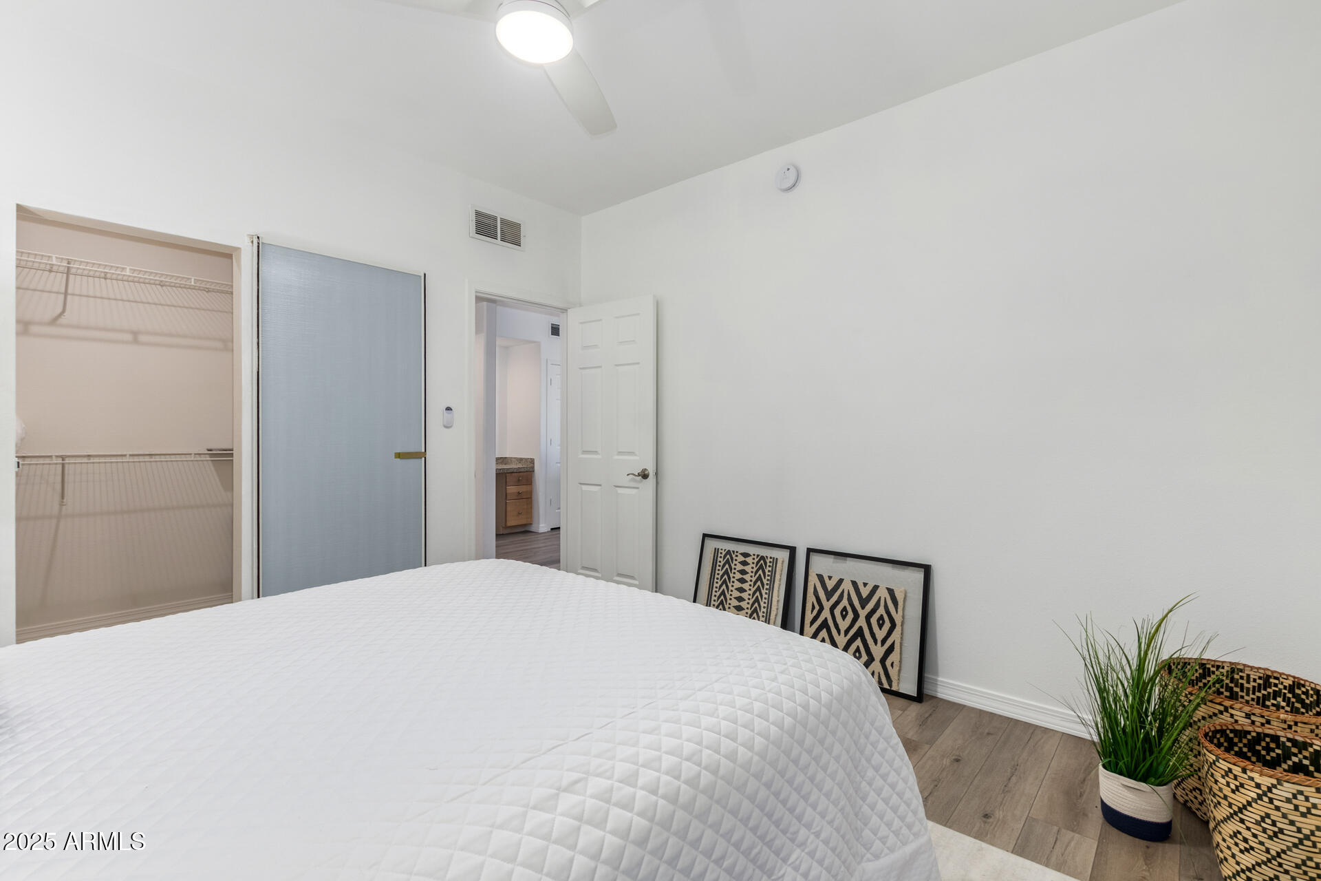 19777 N 76TH Street, 2244