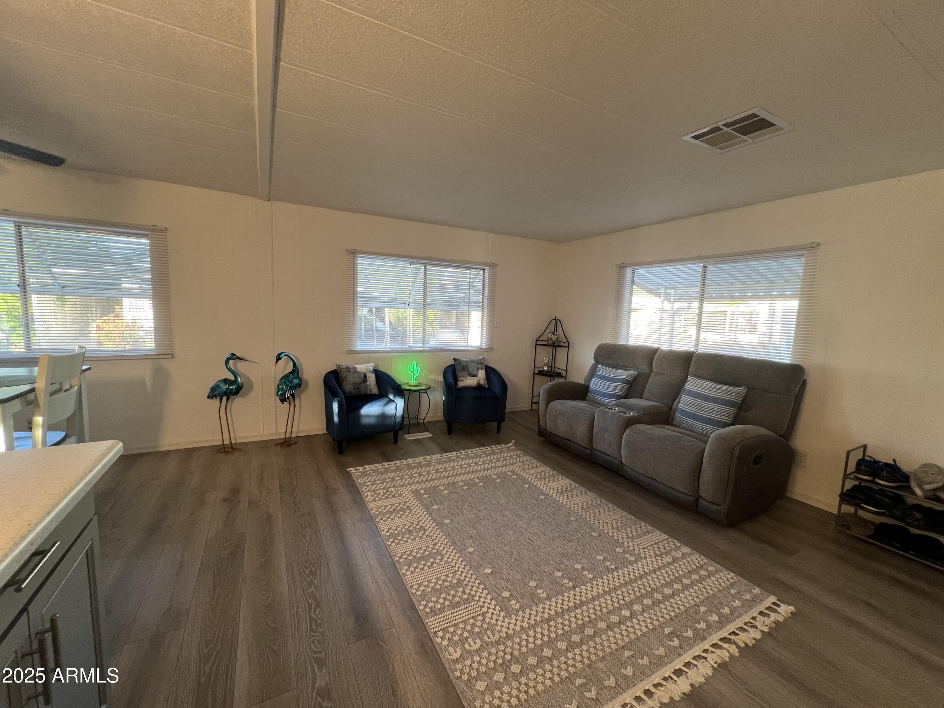 2609 W Southern Avenue 379