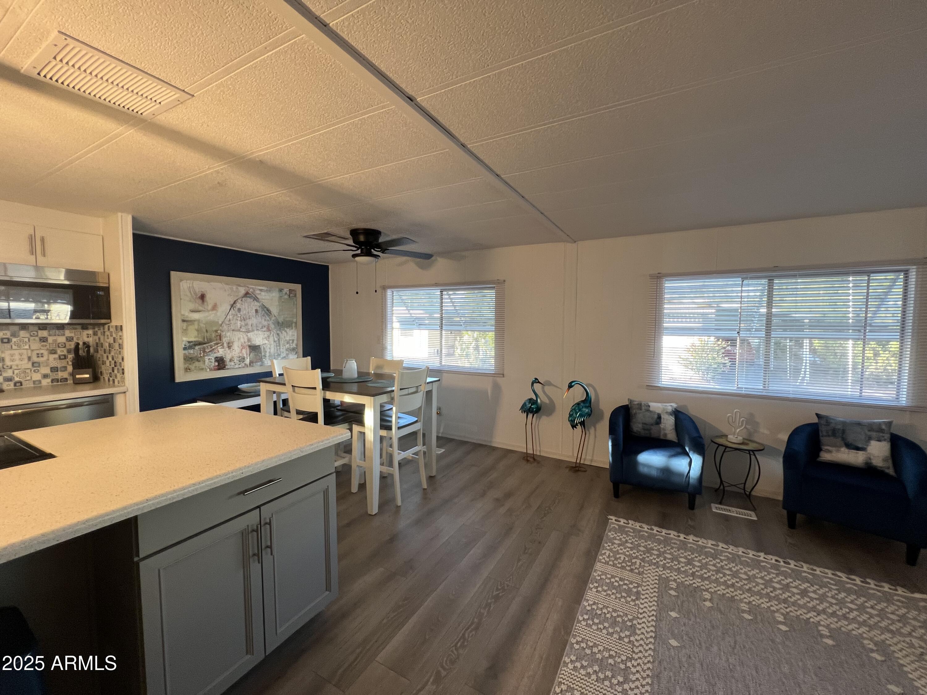 2609 W Southern Avenue 379