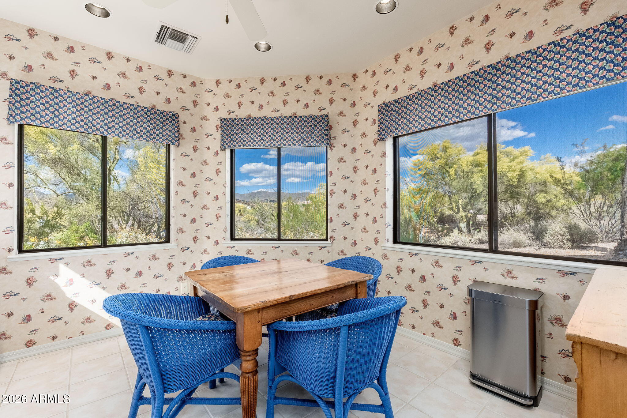 8001 E CAREFREE Drive