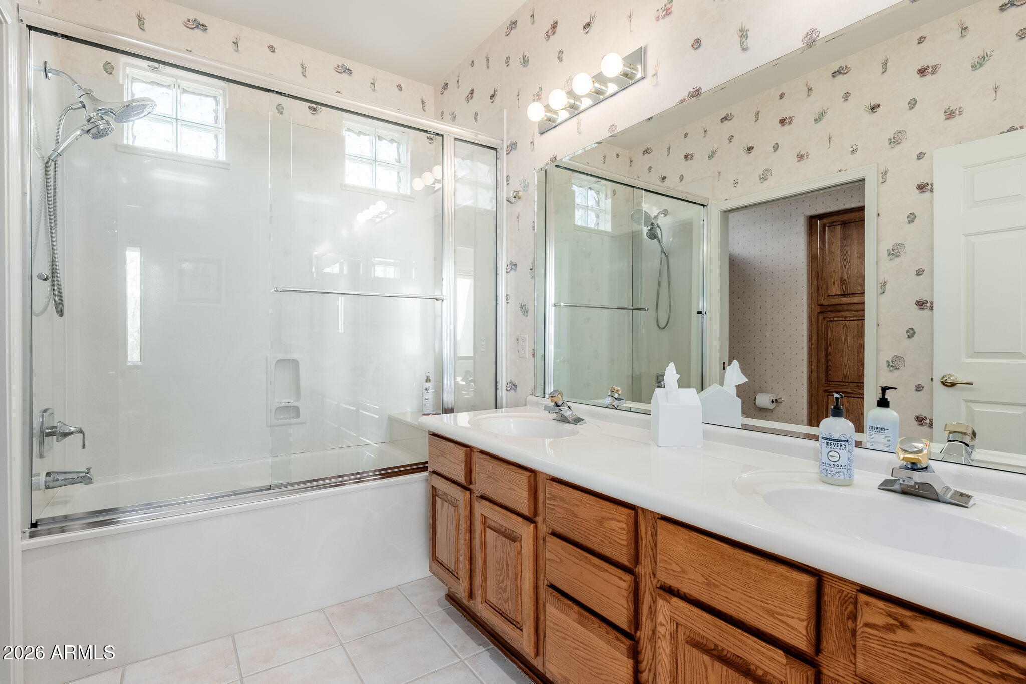 8001 E CAREFREE Drive