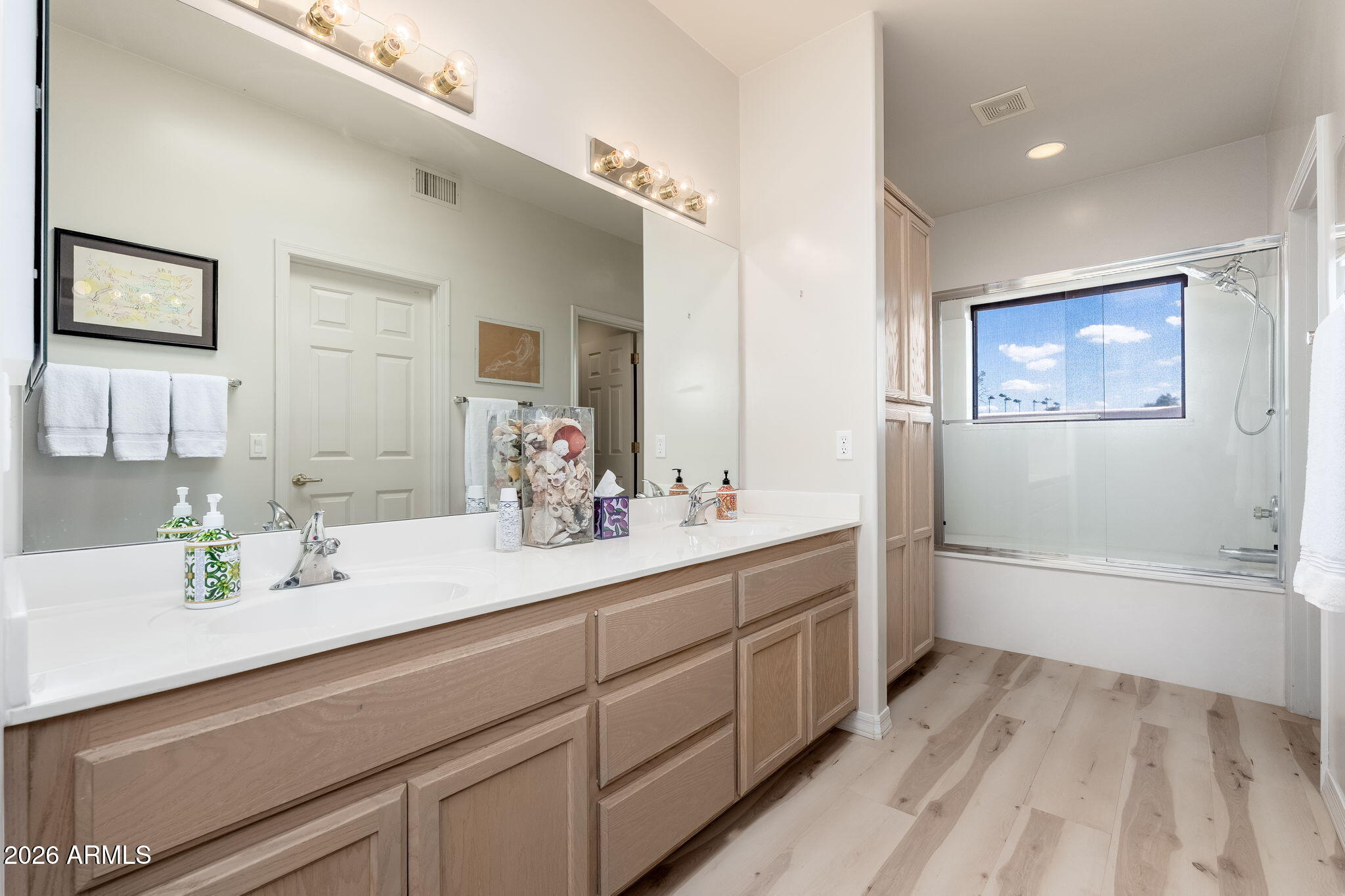 8001 E CAREFREE Drive