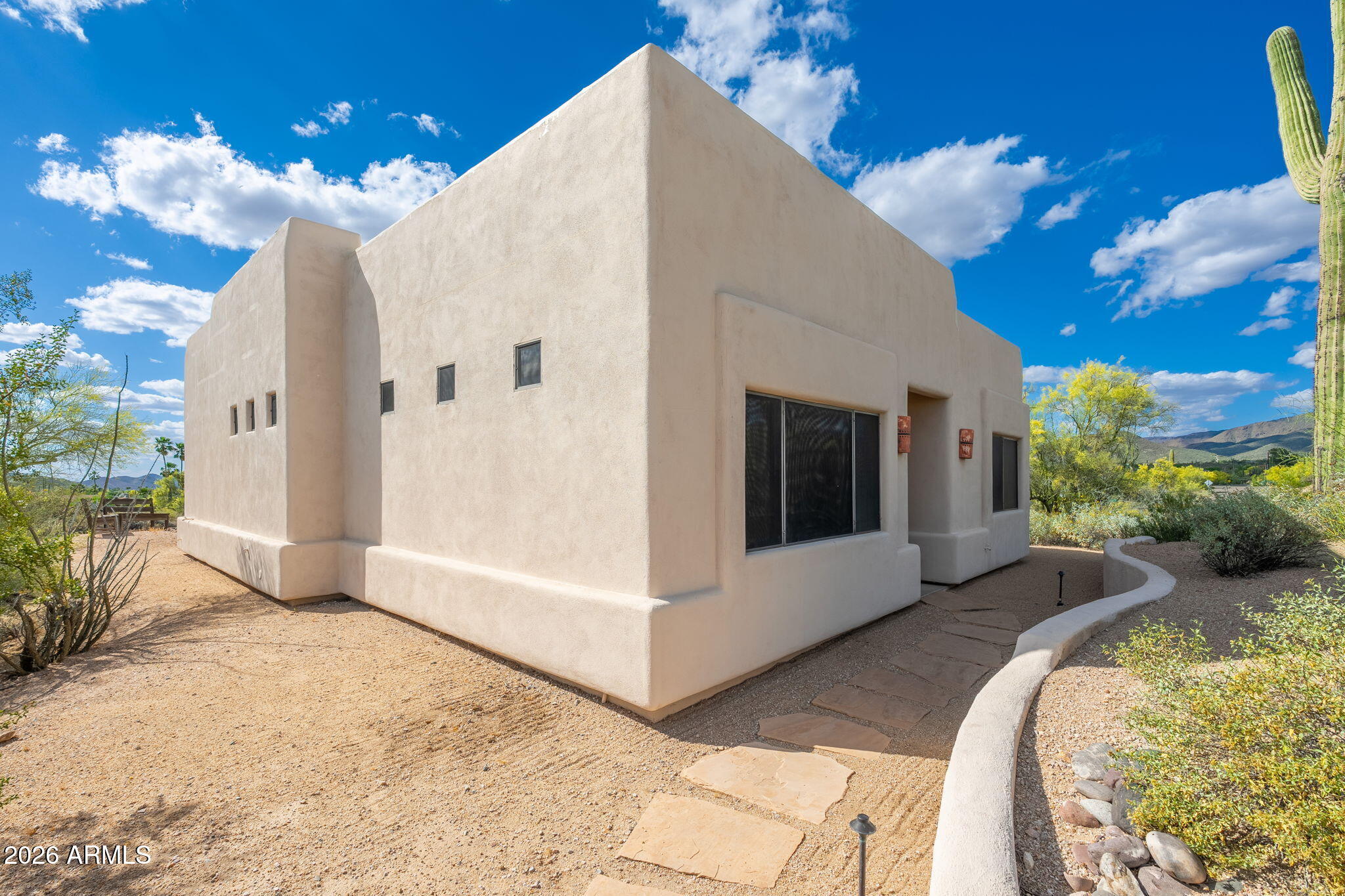 8001 E CAREFREE Drive