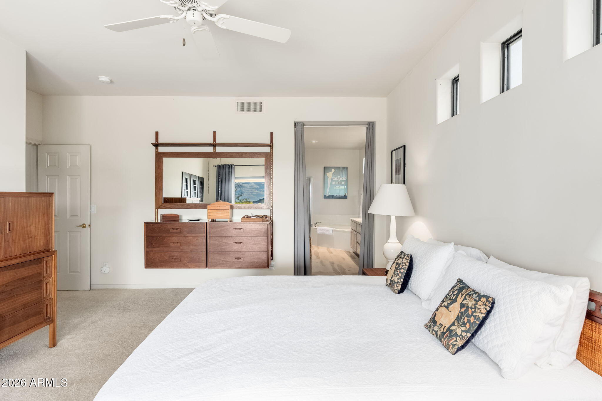 8001 E CAREFREE Drive