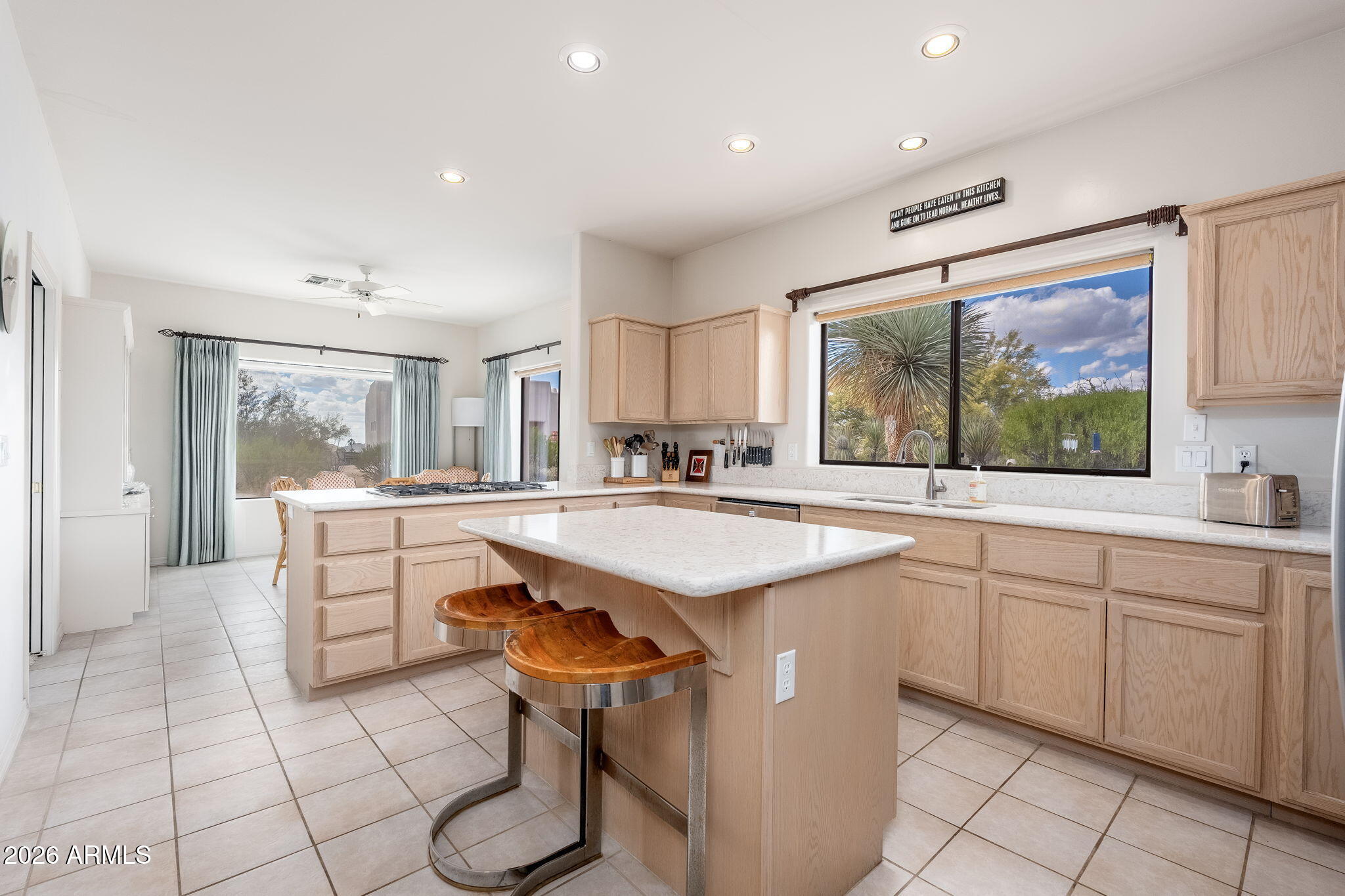 8001 E CAREFREE Drive