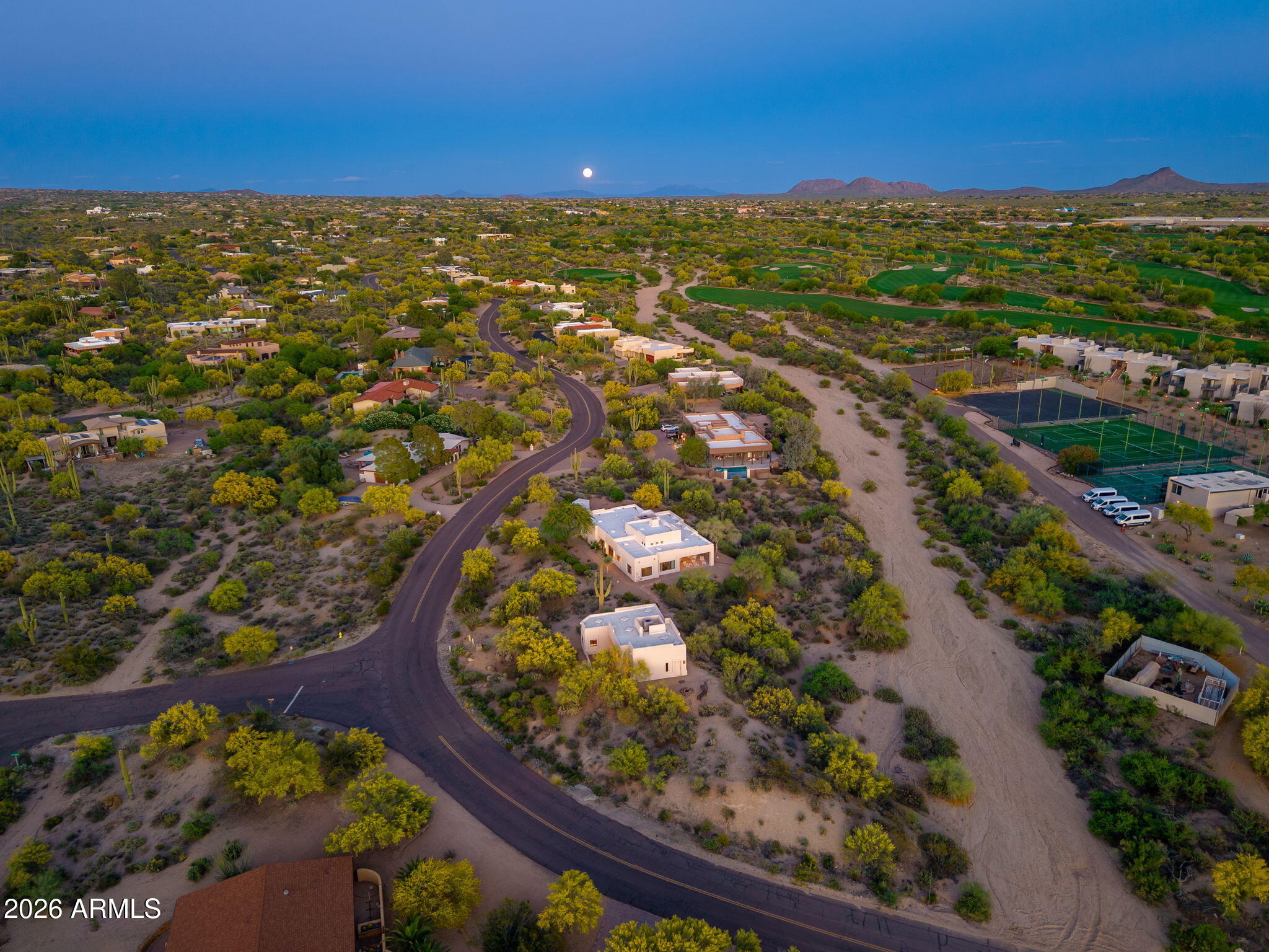 8001 E CAREFREE Drive