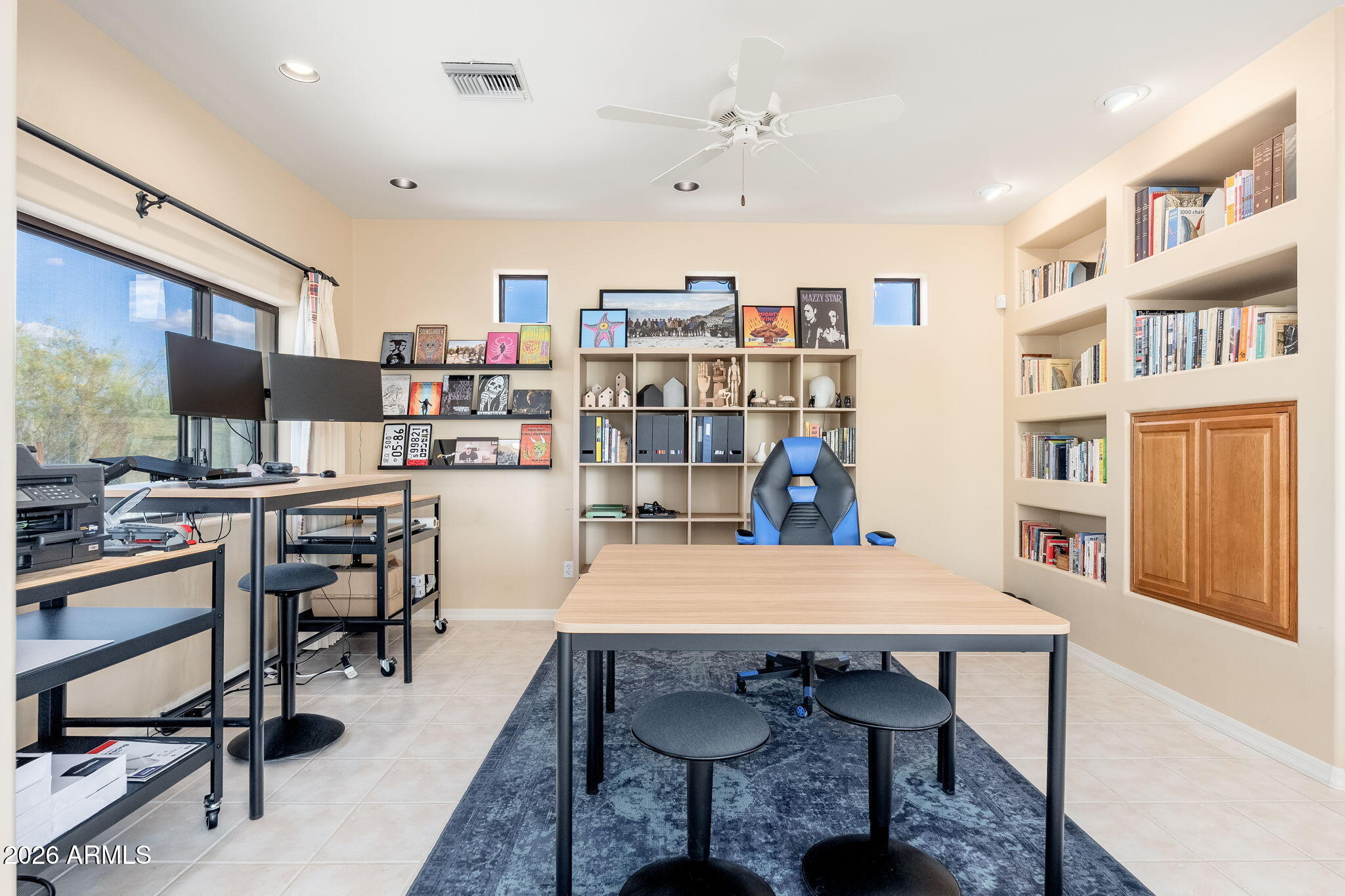 8001 E CAREFREE Drive