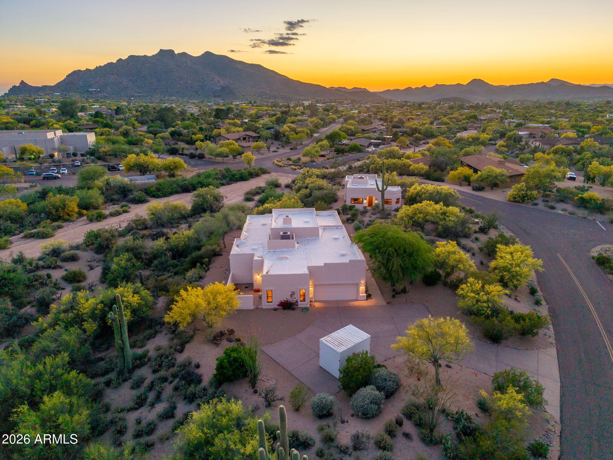 8001 E CAREFREE Drive