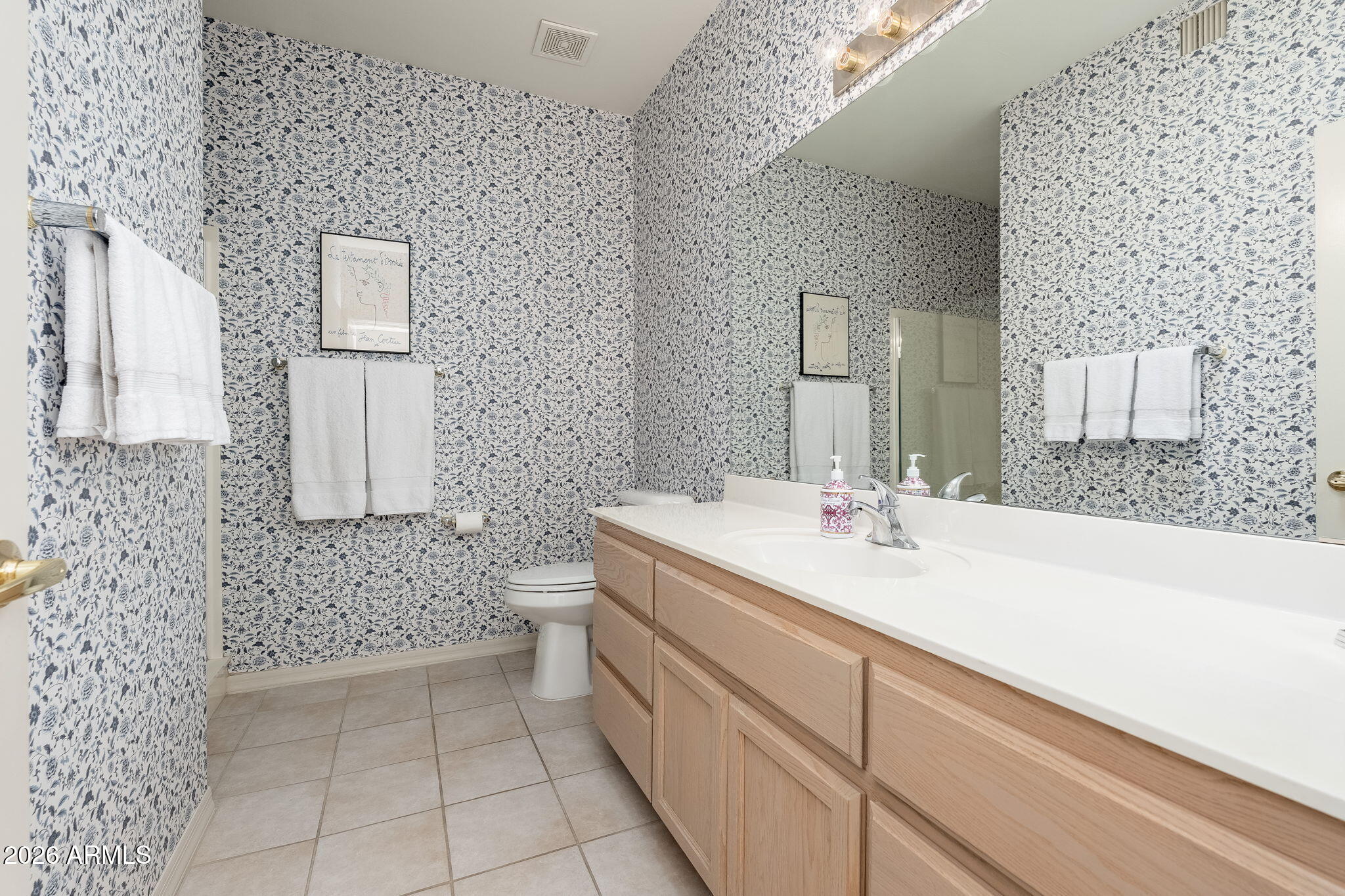 8001 E CAREFREE Drive