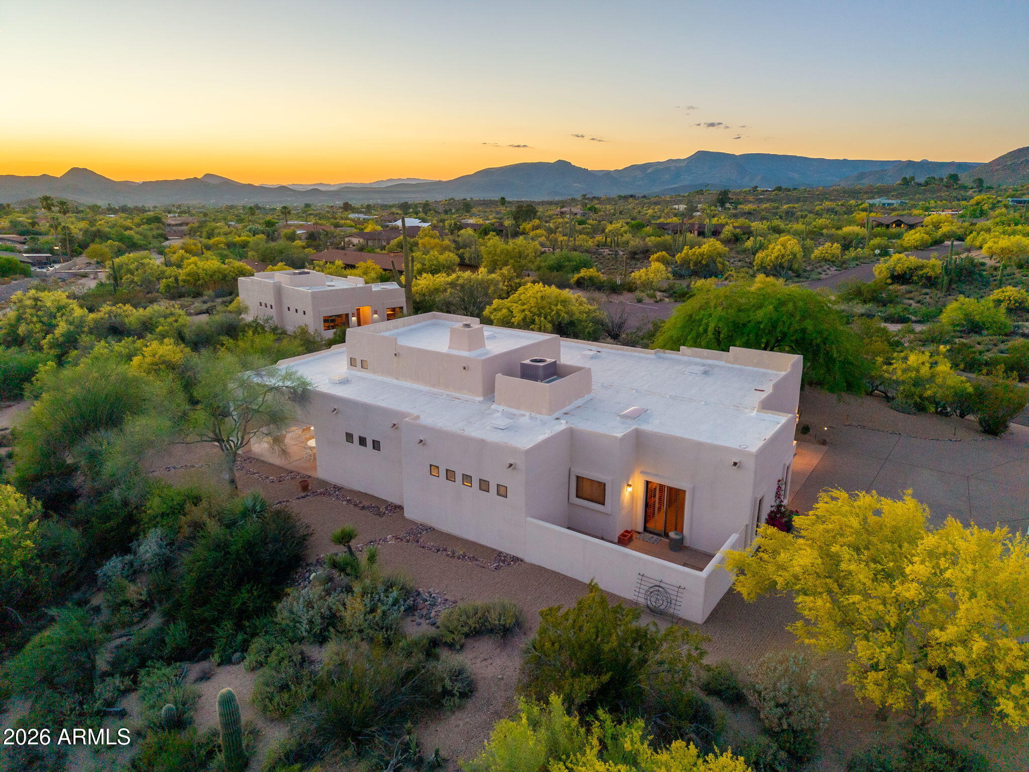 8001 E CAREFREE Drive