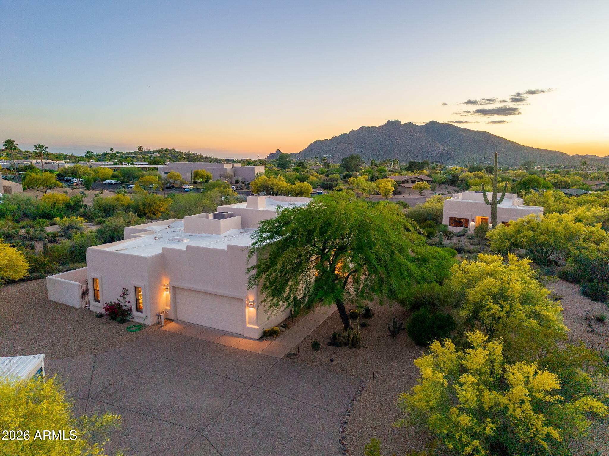 8001 E CAREFREE Drive