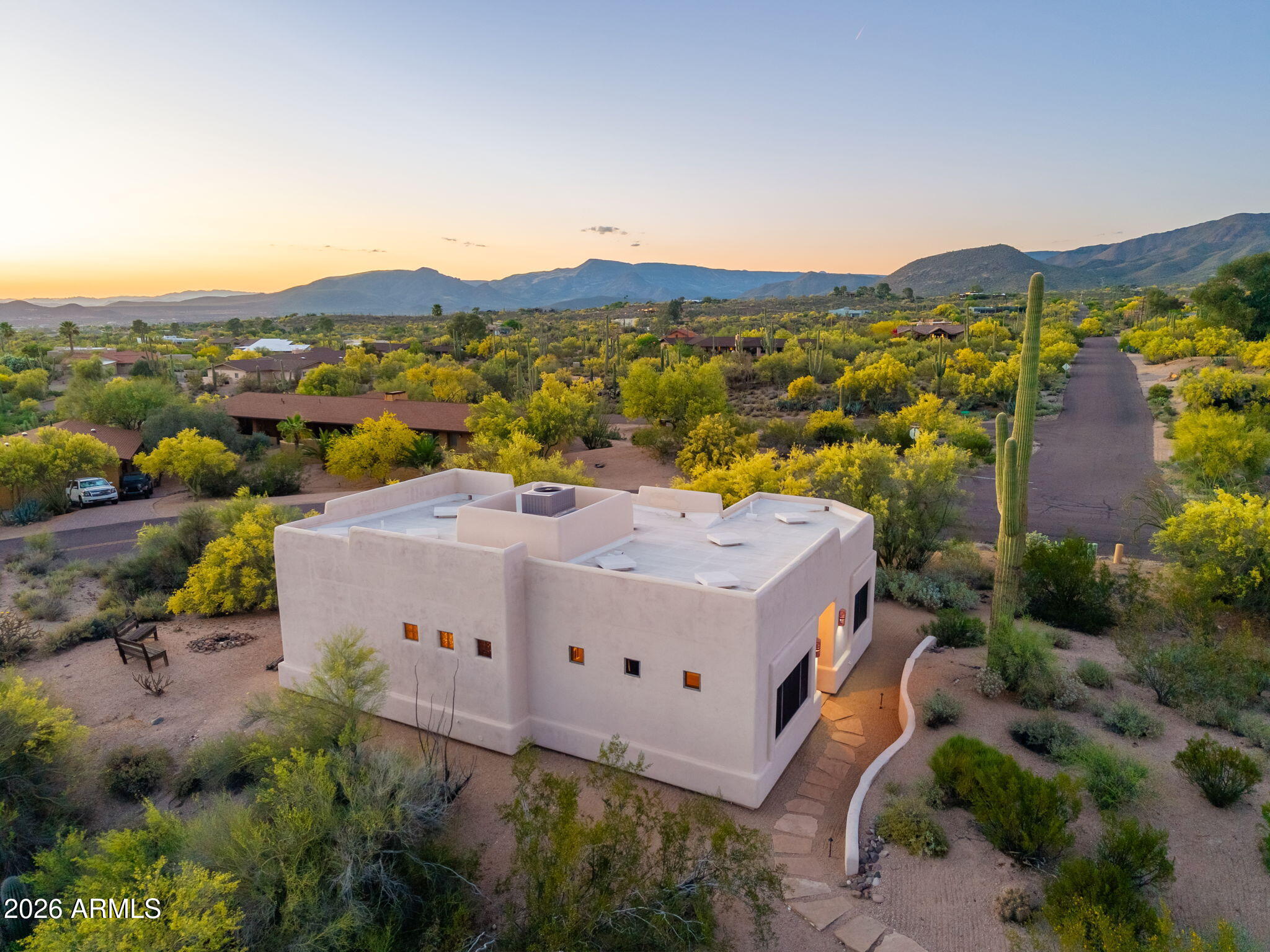 8001 E CAREFREE Drive