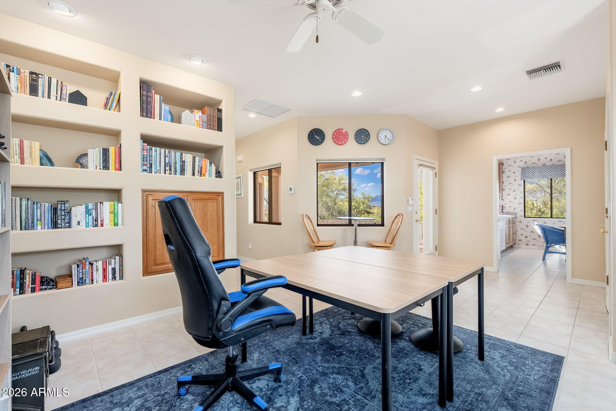 8001 E CAREFREE Drive