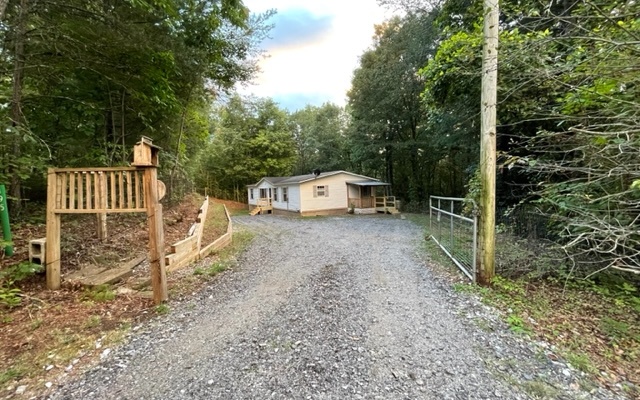 195 Cherokee Road