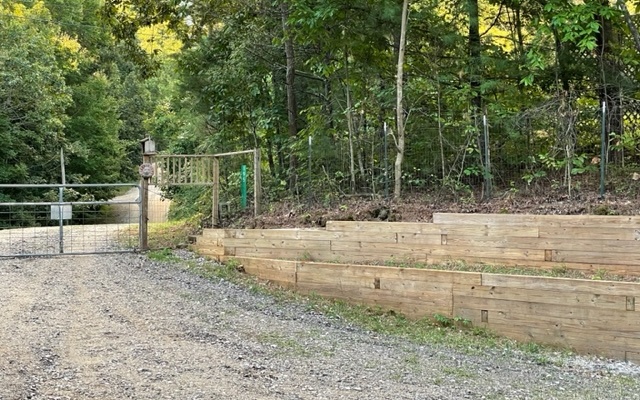 195 Cherokee Road