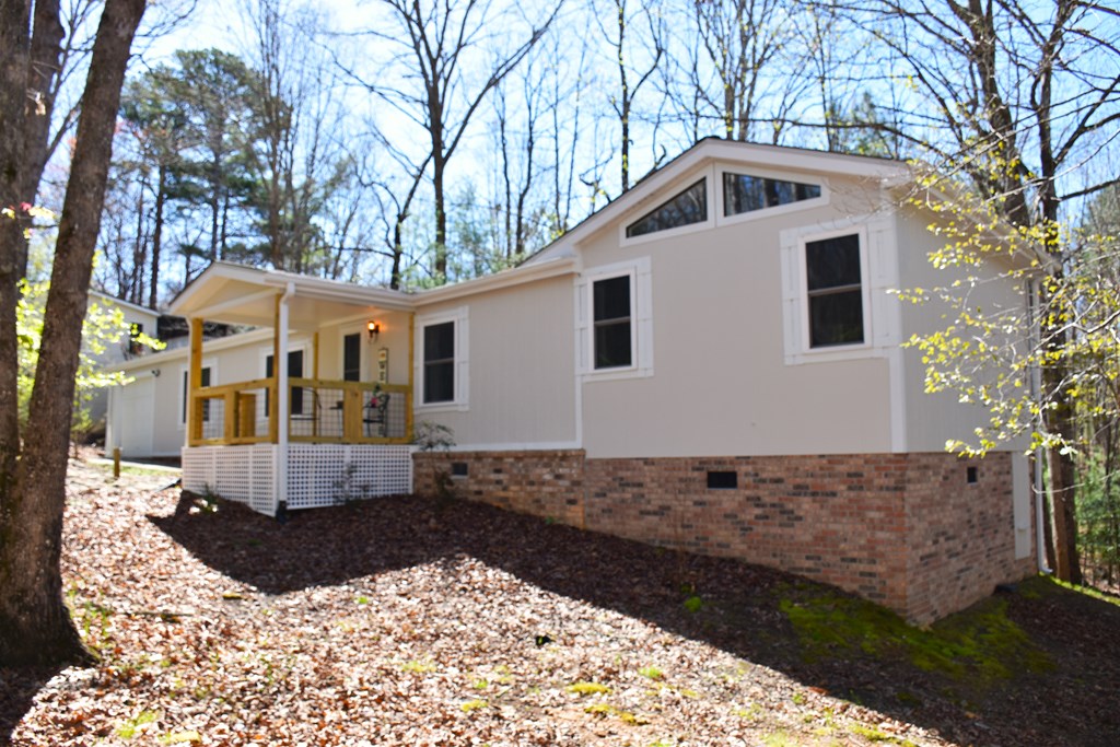 611 Lakeside Drive