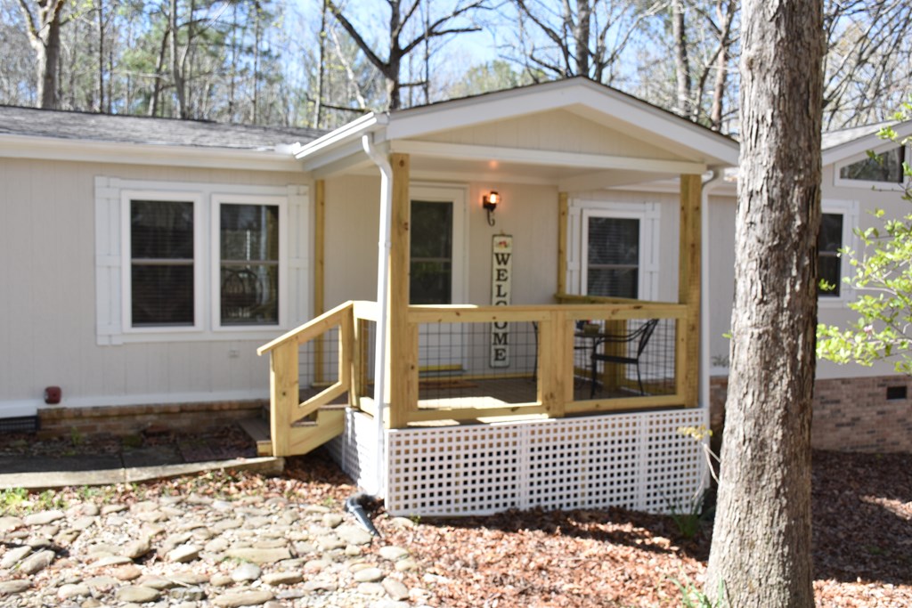 611 Lakeside Drive