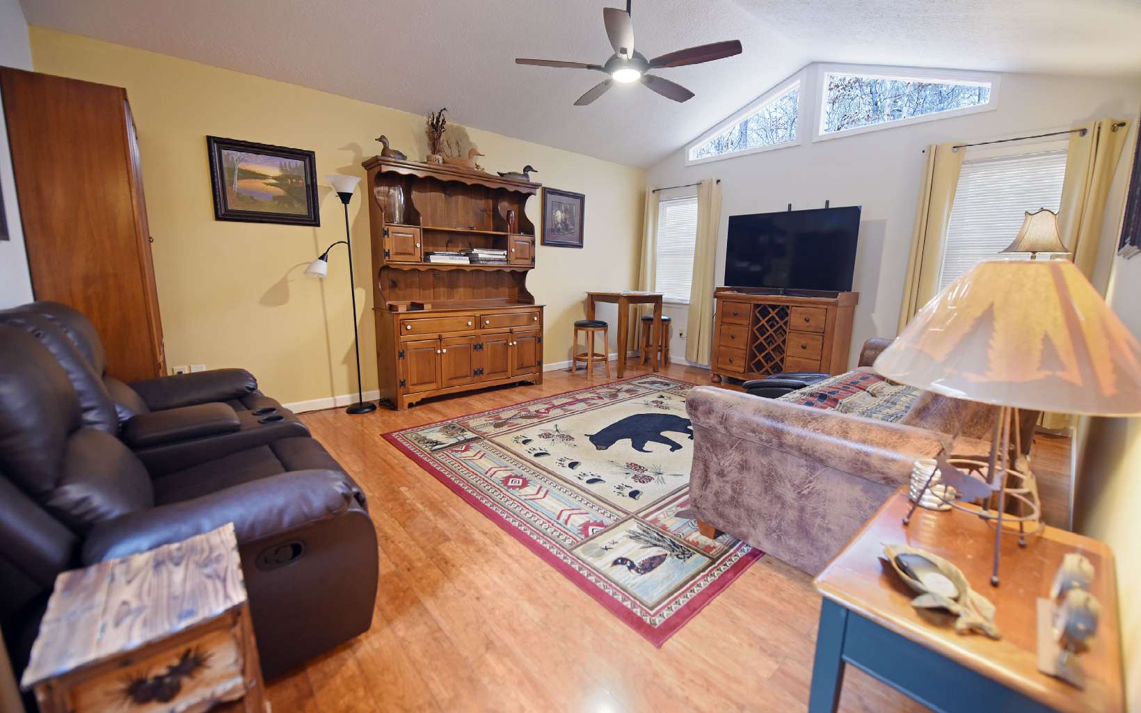 611 Lakeside Drive