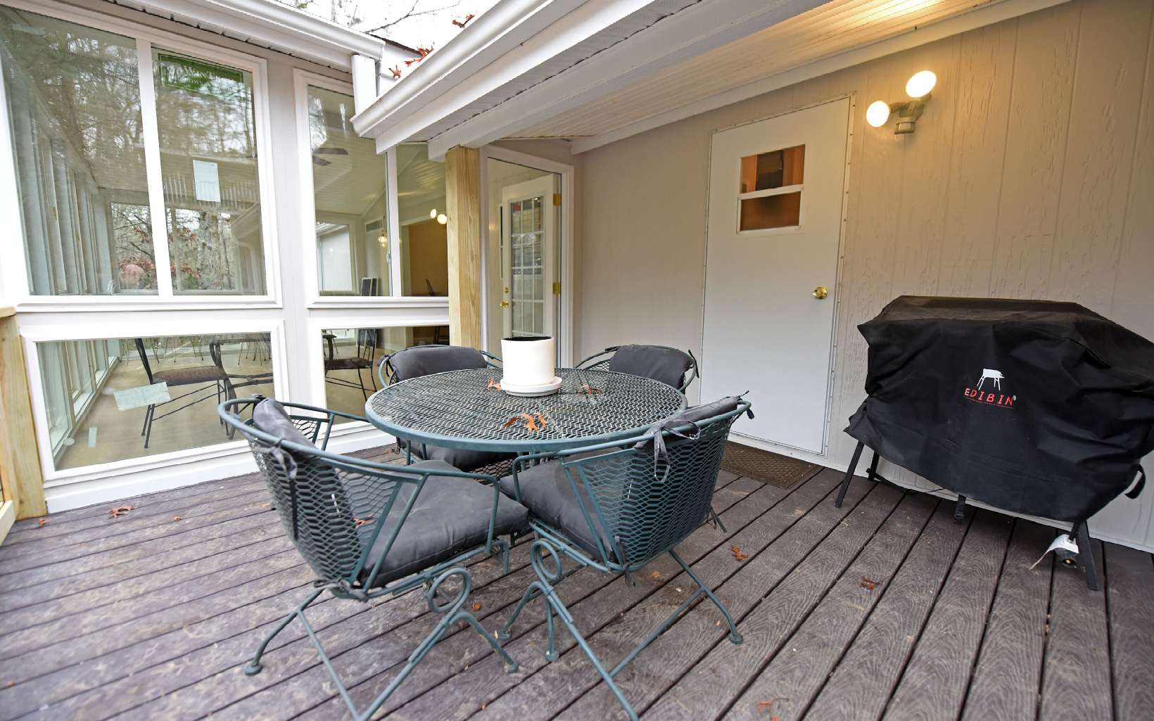 611 Lakeside Drive