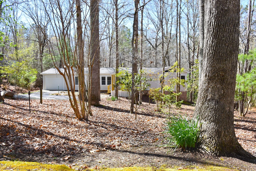 611 Lakeside Drive