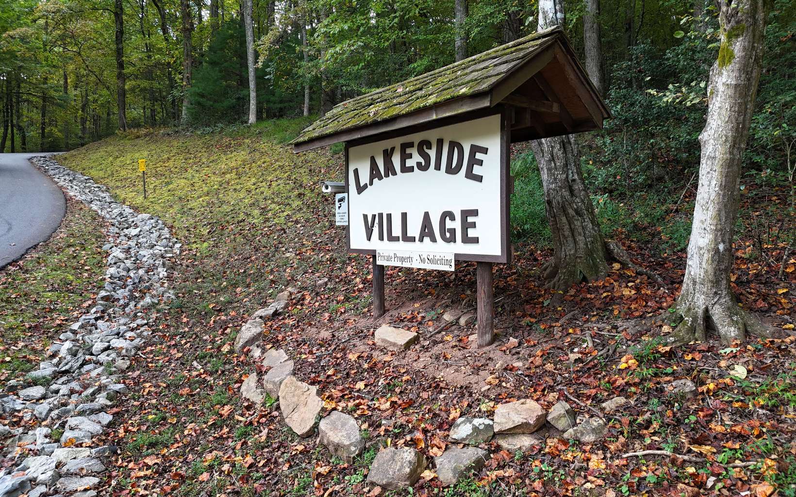 611 Lakeside Drive